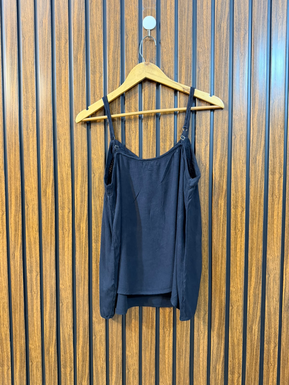 Chest 18  Length 24  Fabric Linen Women's Branded Trendy Top