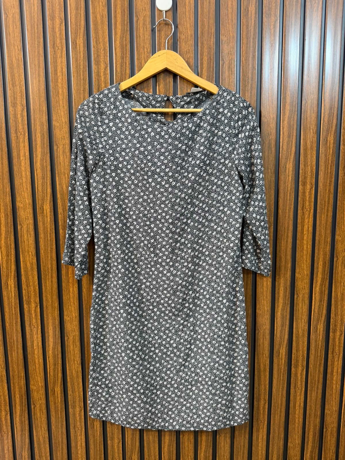 Chest 17  Length 33.5  Fabric Silk Women's Long Top Online Shopping