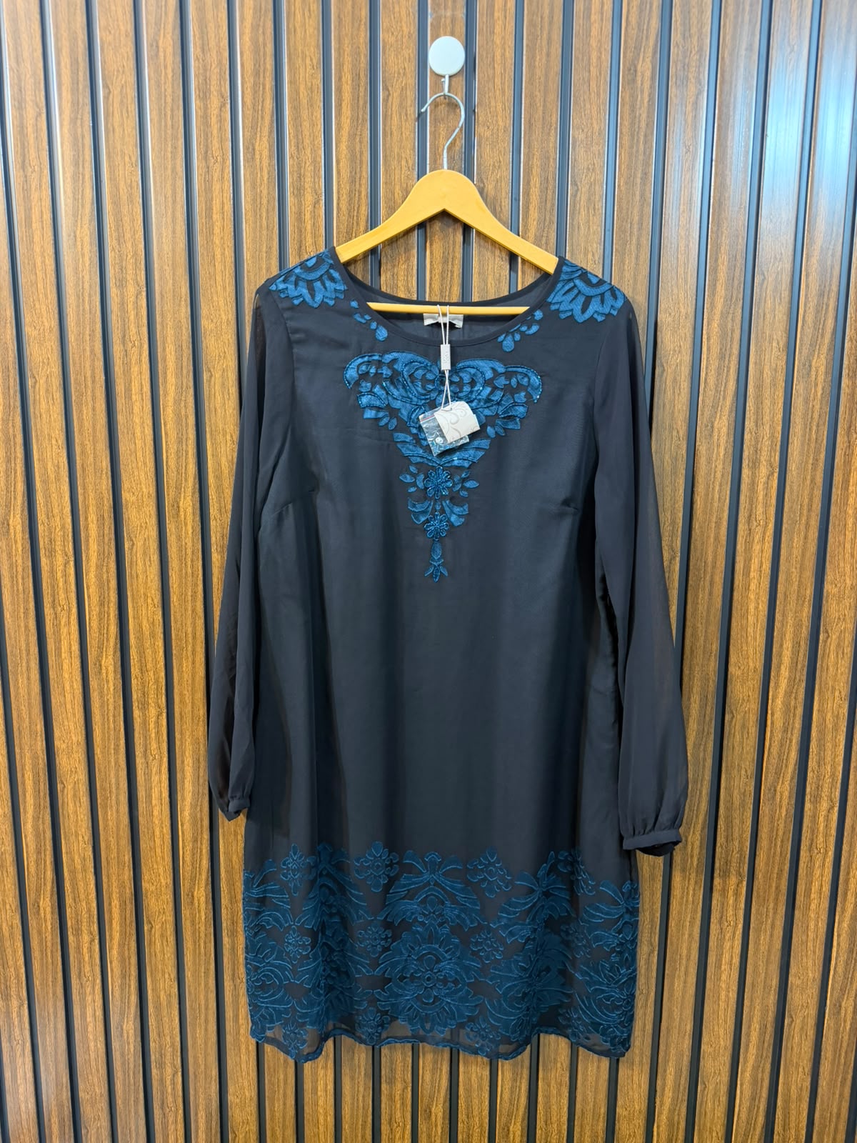 Chest 20  Length 37  Fabric Chiffon Women's Long Top Fashion Collection