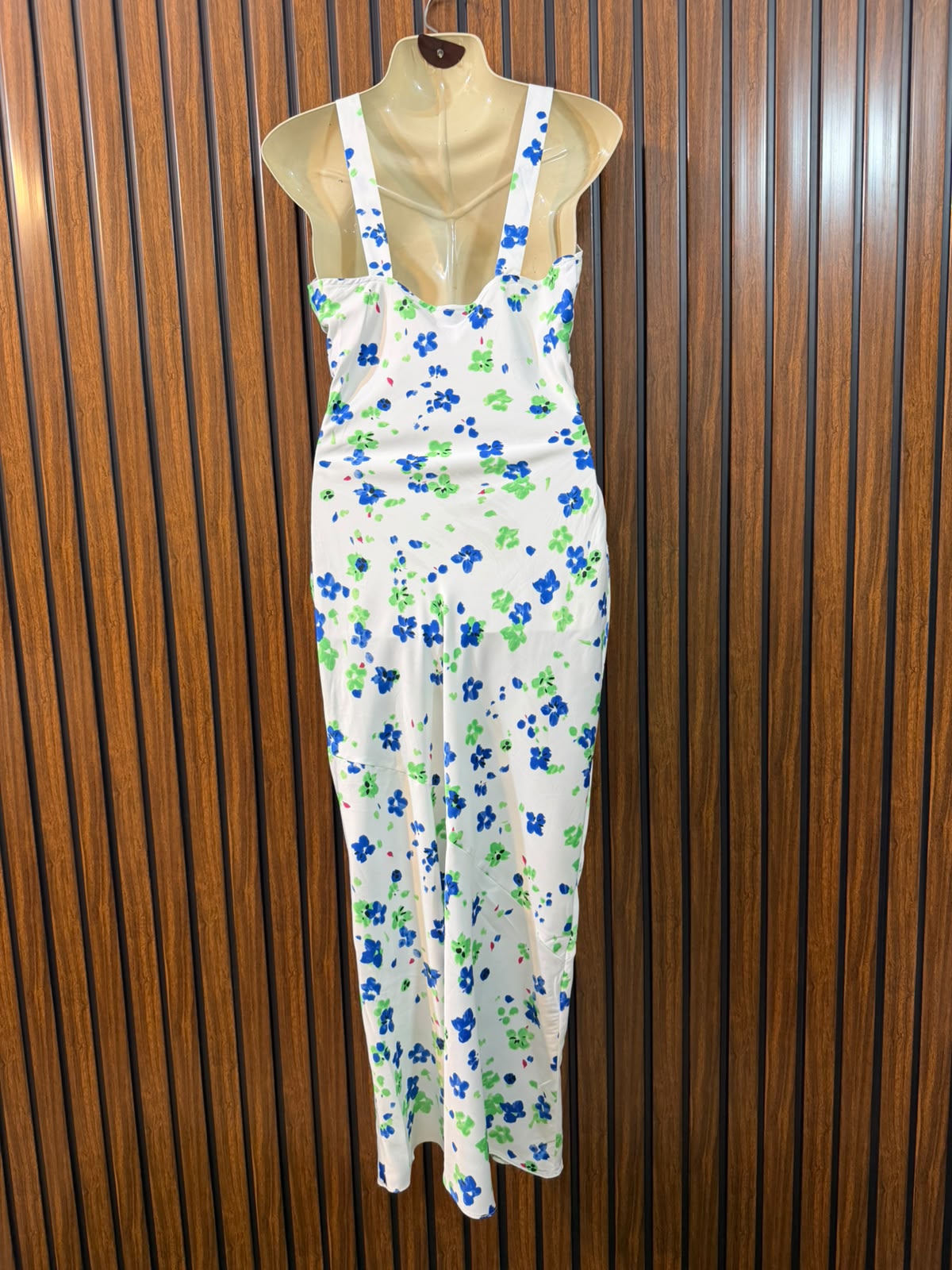 Chest 17  Length 48  Fabric Silk Stylish Women's Long Maxi
