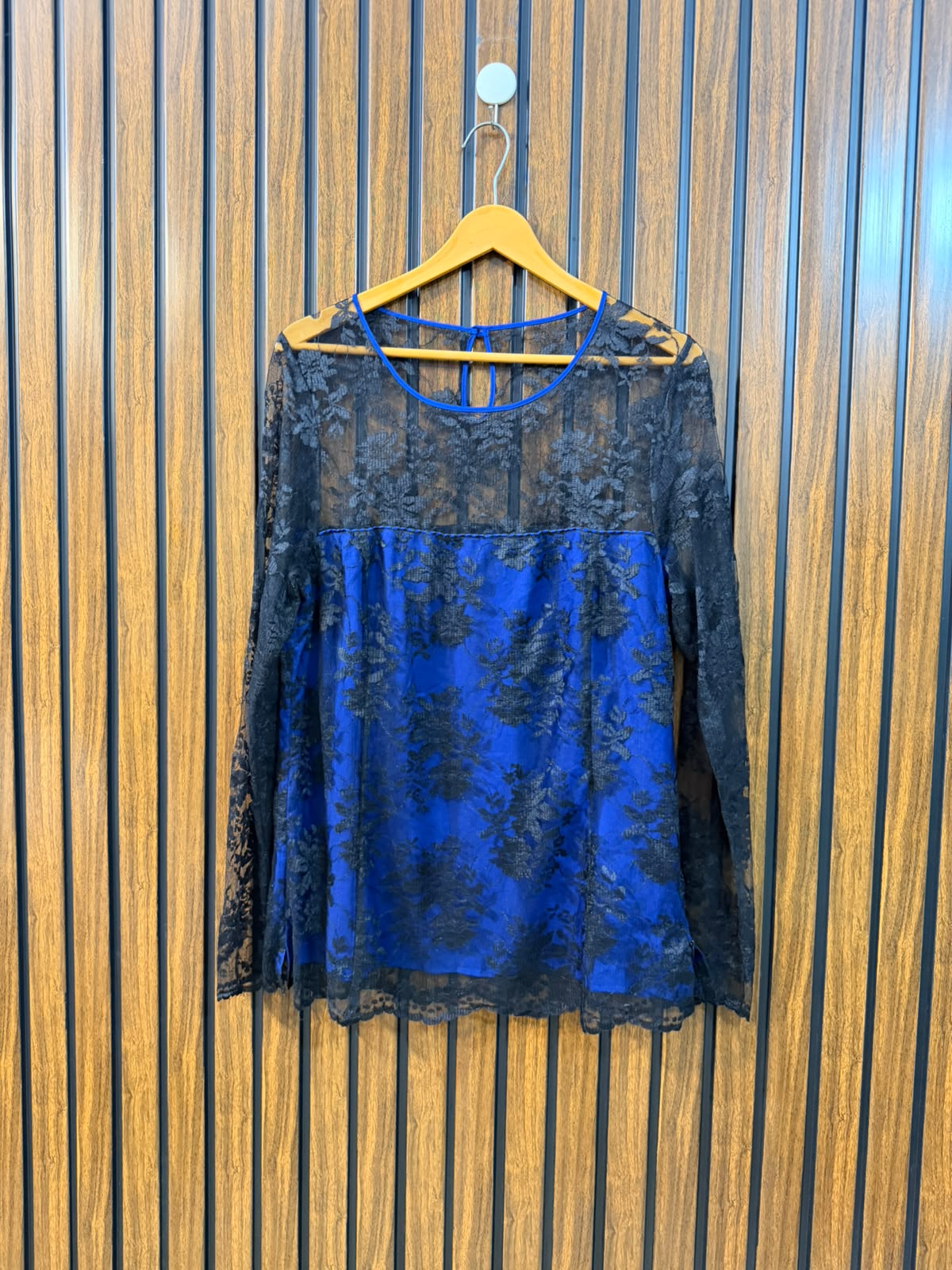 Chest 18  Length 26  Fabric Net Branded Women's Full Sleeve Top