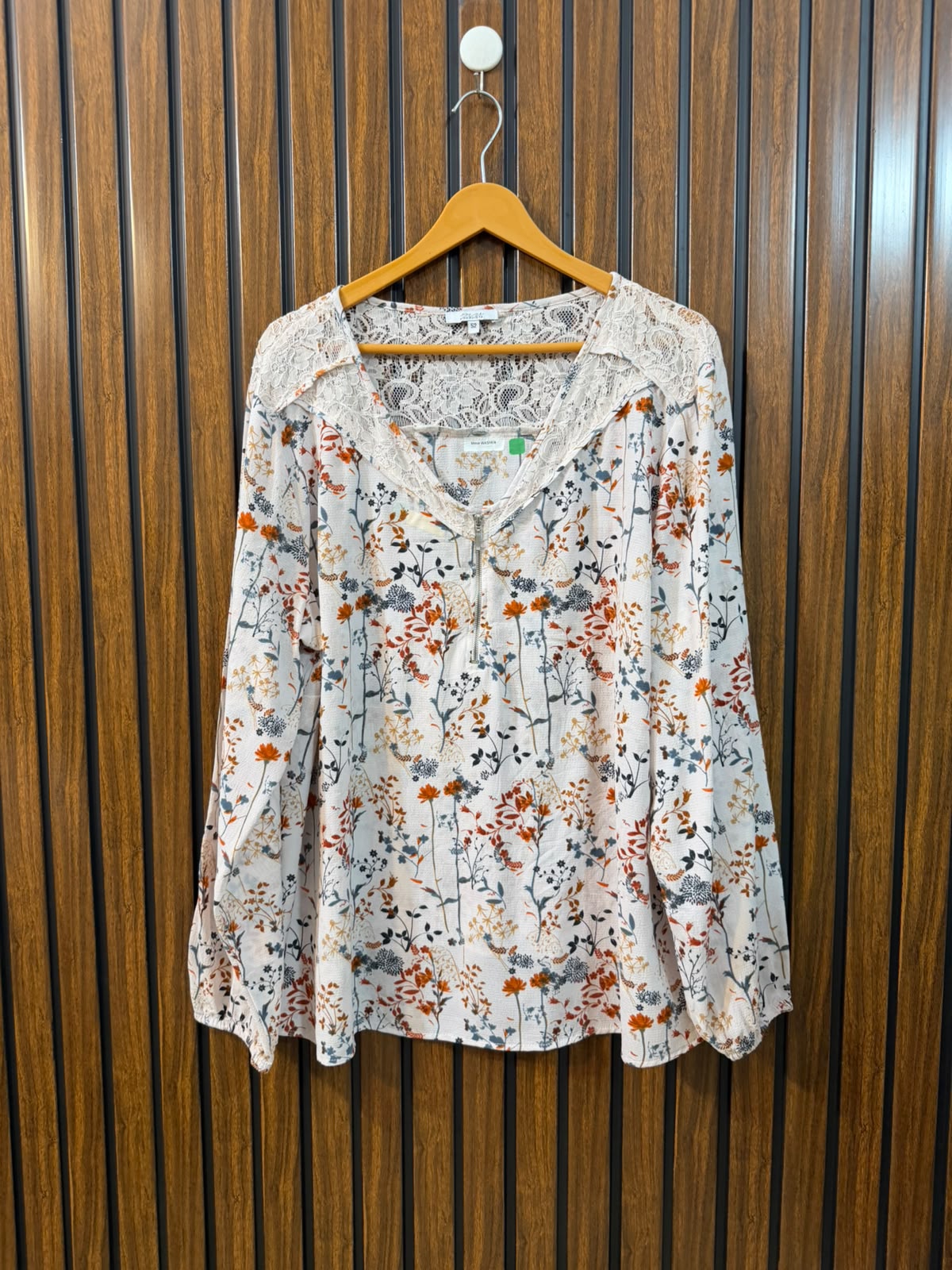 Chest 22  Length 27  Fabric Chiffon Western Fashion Women's Top