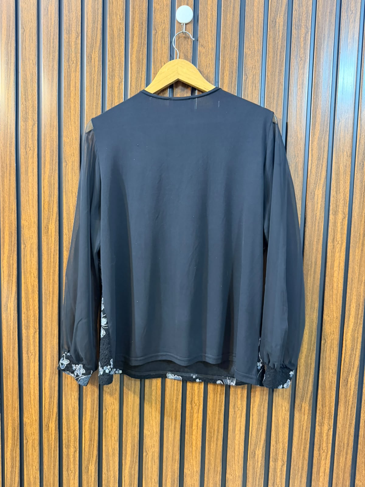 Chest 20  Length 25&nbsp;  Sleeve Fabric Chiffon pther fabric Silk Jersy Women's Branded Long Sleeve Top