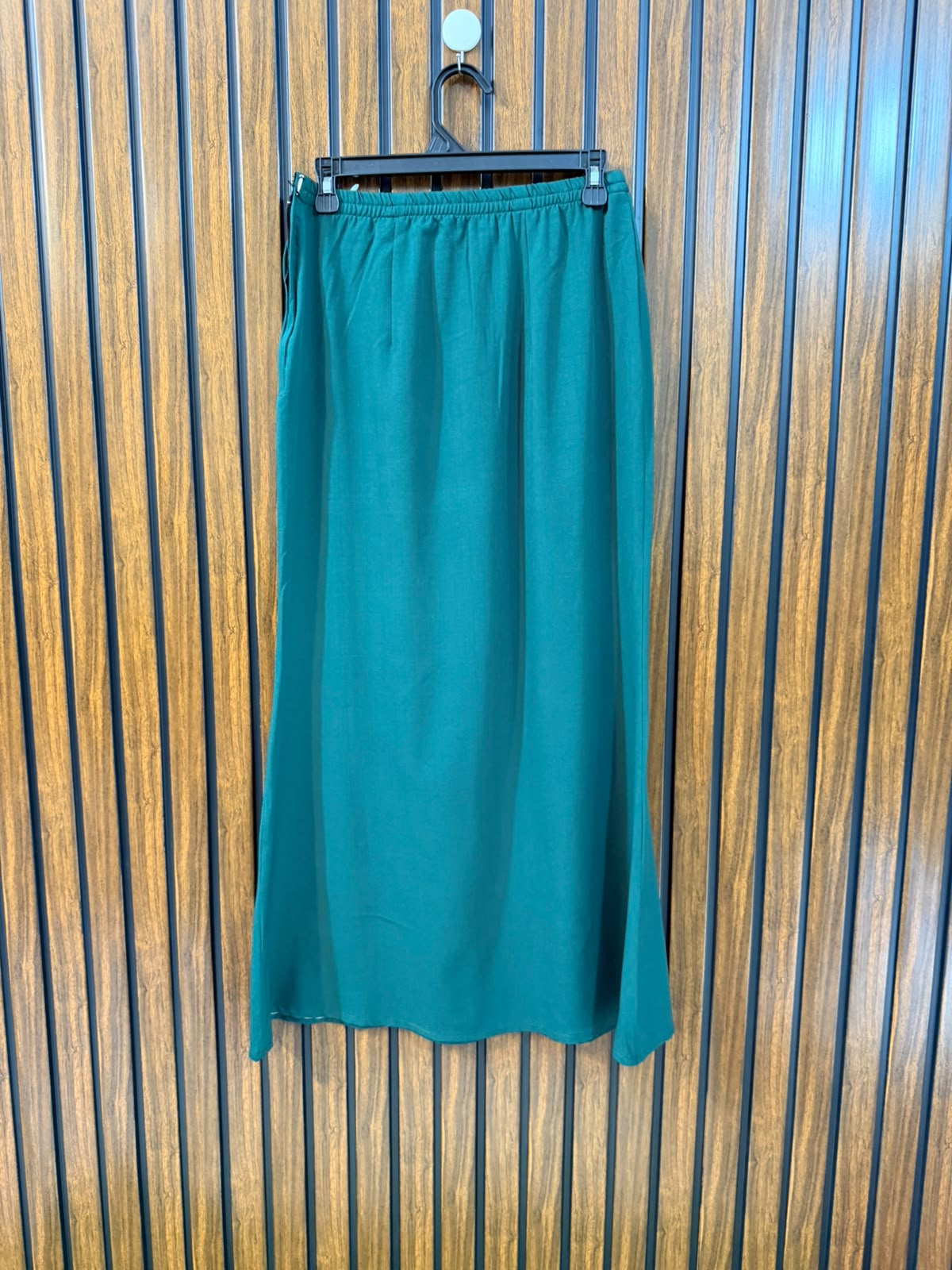Waist 30  Lenght 36  Fabric silk Western Branded Women's Skirt