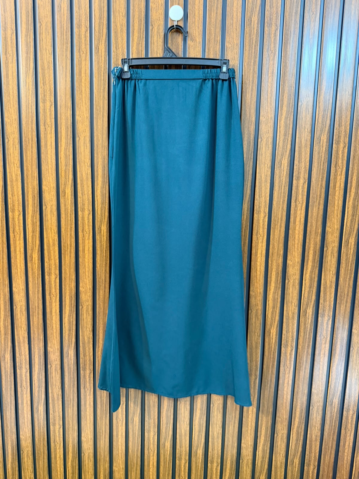 Waist 28  Lenght 37  Fabric silk  Branded Women's Casual Skirt