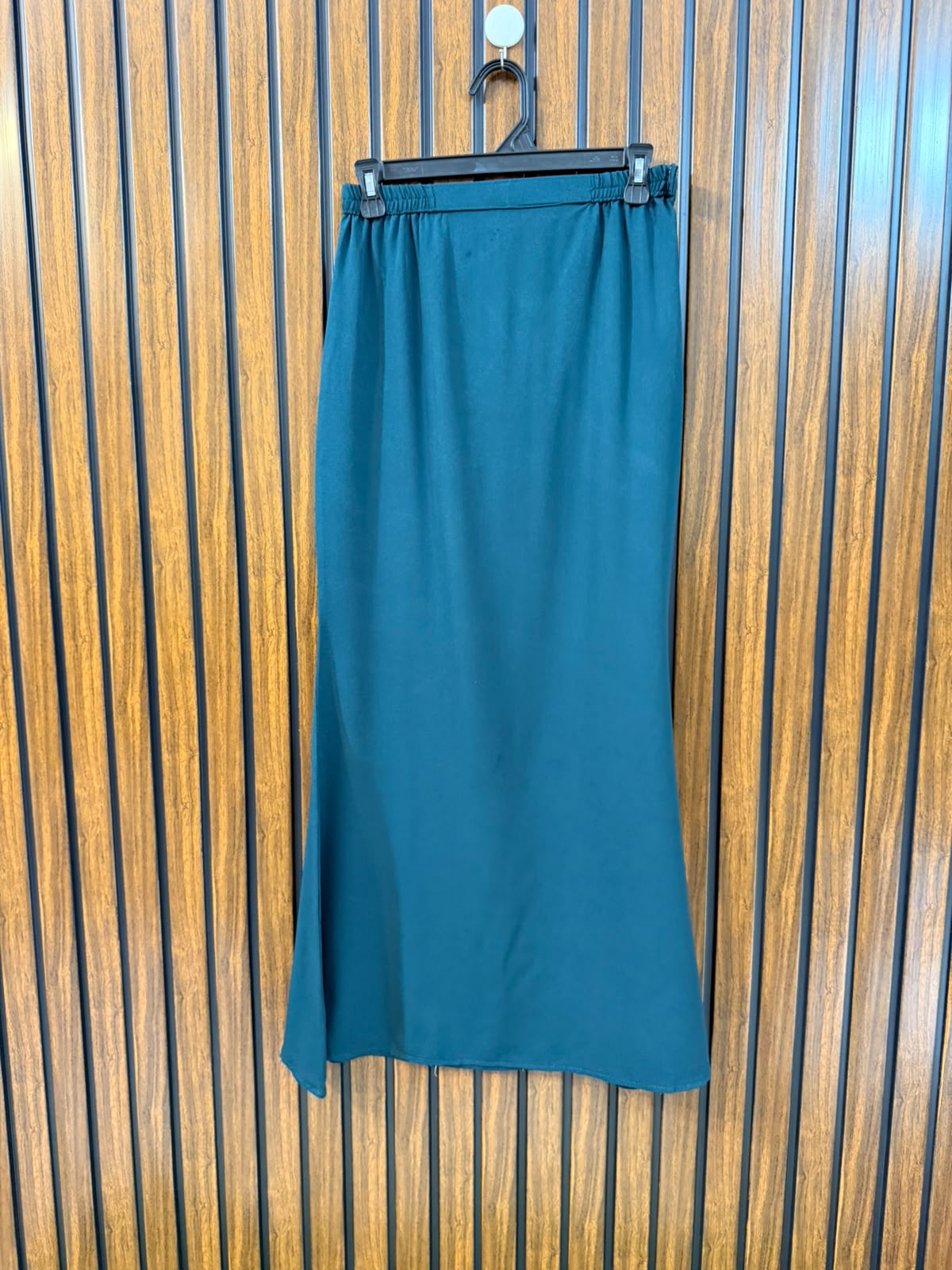 Waist 28  Lenght 37  Fabric silk  Branded Women's Casual Skirt