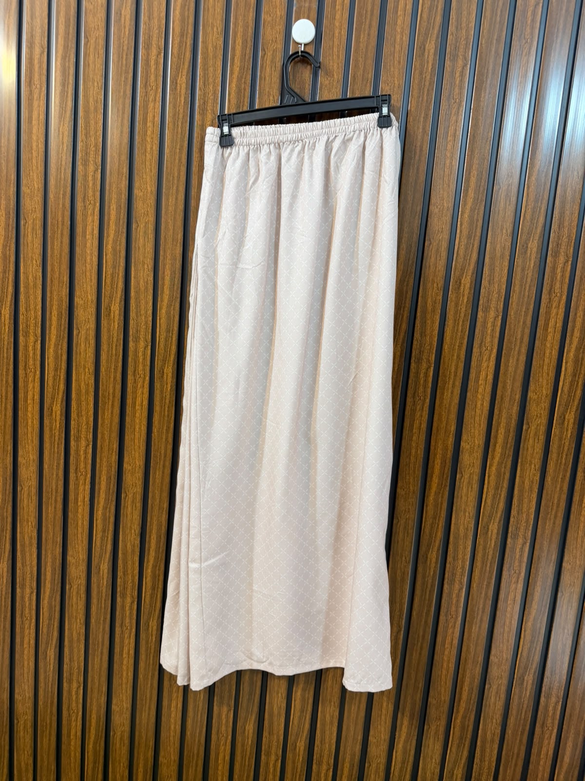 Waist 30 to 32  Lenght 39  Fabric silk Branded Western Ladies Skirt
