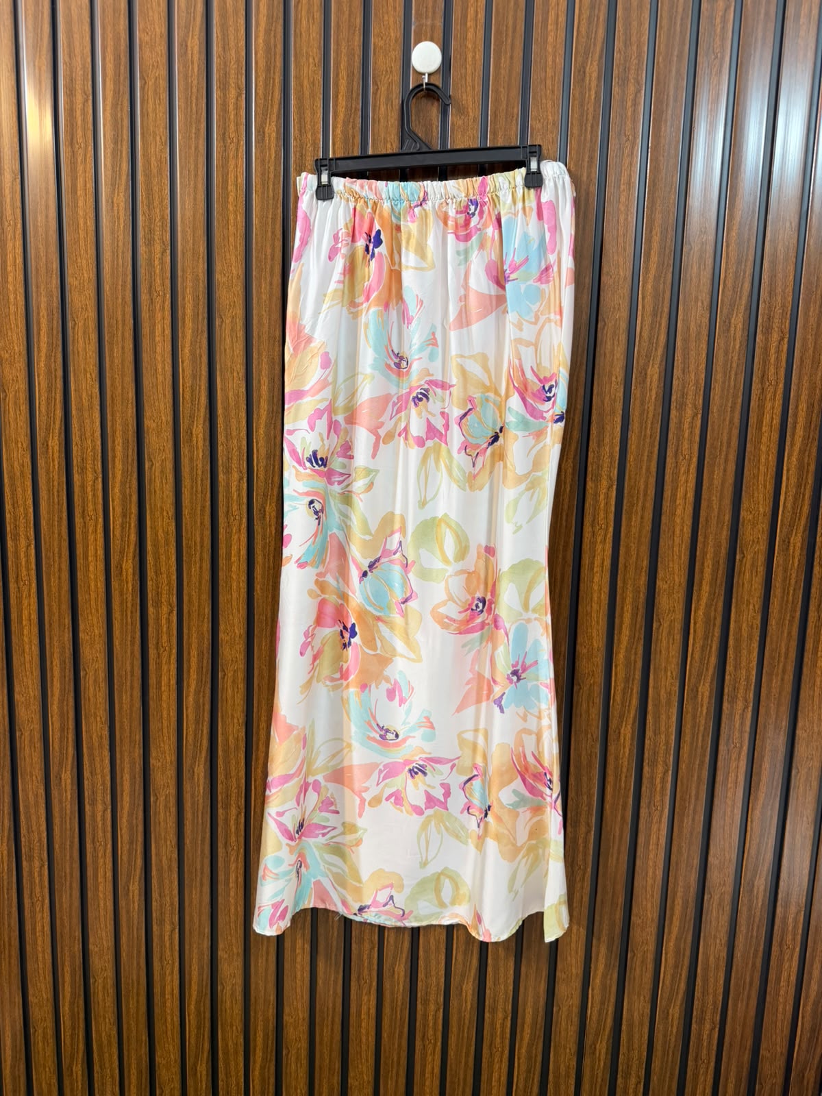 Waist 32  Lenght 42  Fabric silk Women's New Arrival Skirt