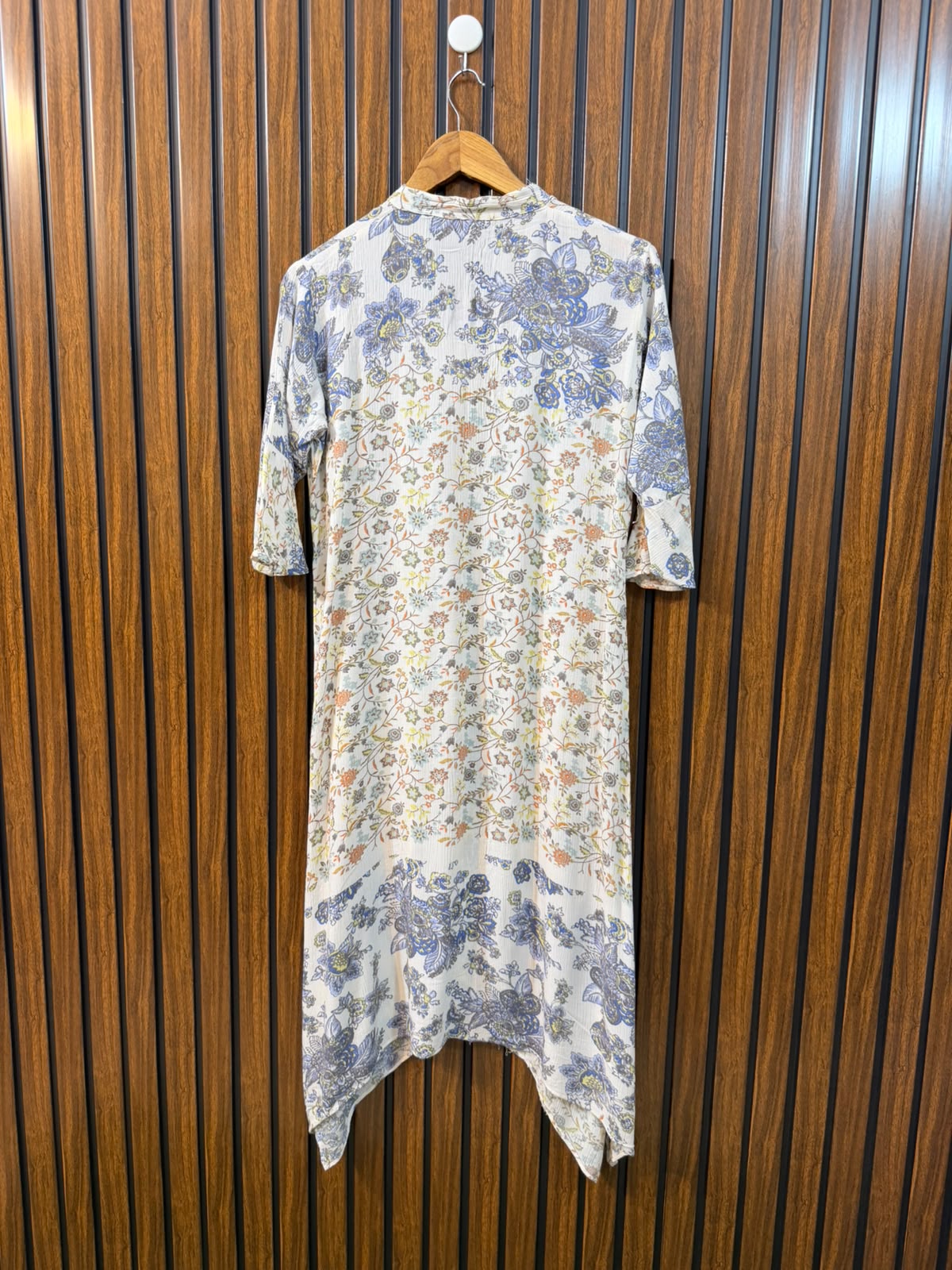 Chest 19  Length 39 To 46  Fabric Rayon Western Wear Women's Long Top