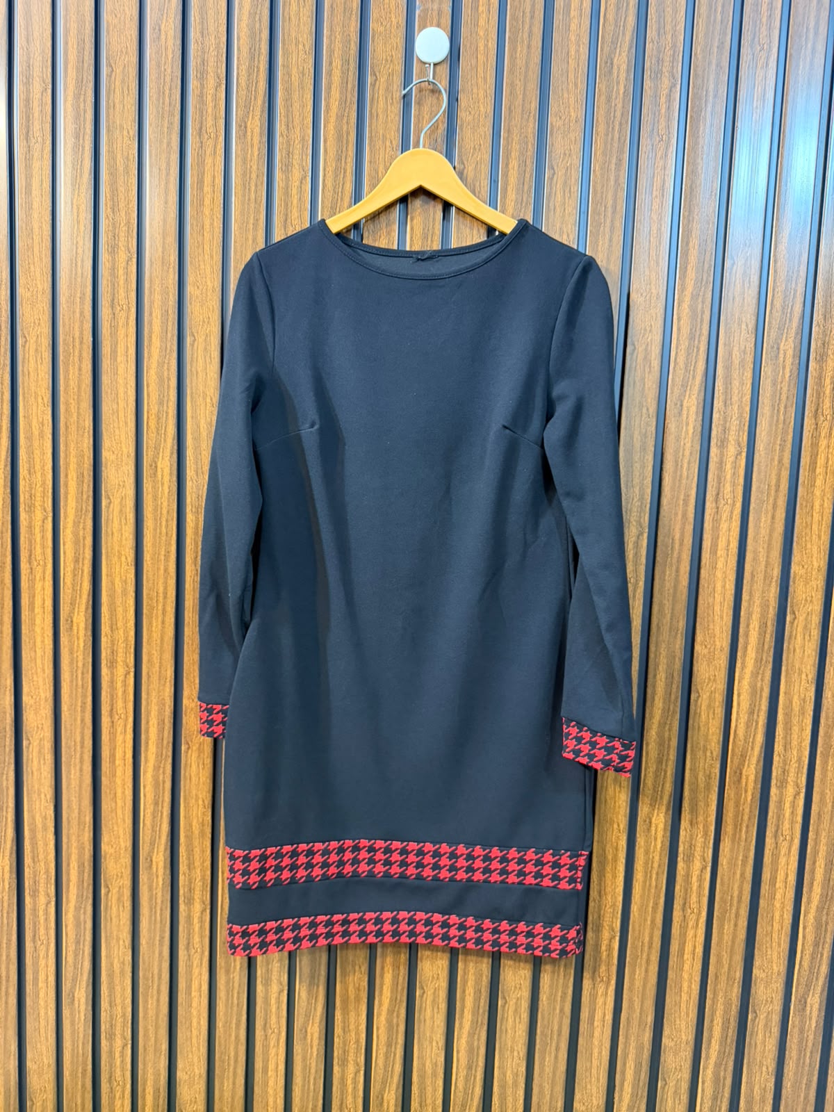 Chest 16  Length 33  Fabric Silk Jersey Women's Contemporary Long Top
