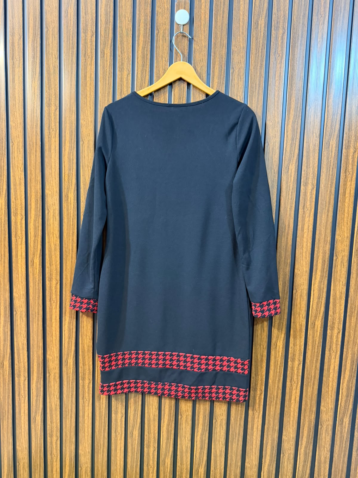 Chest 16  Length 33  Fabric Silk Jersey Women's Contemporary Long Top