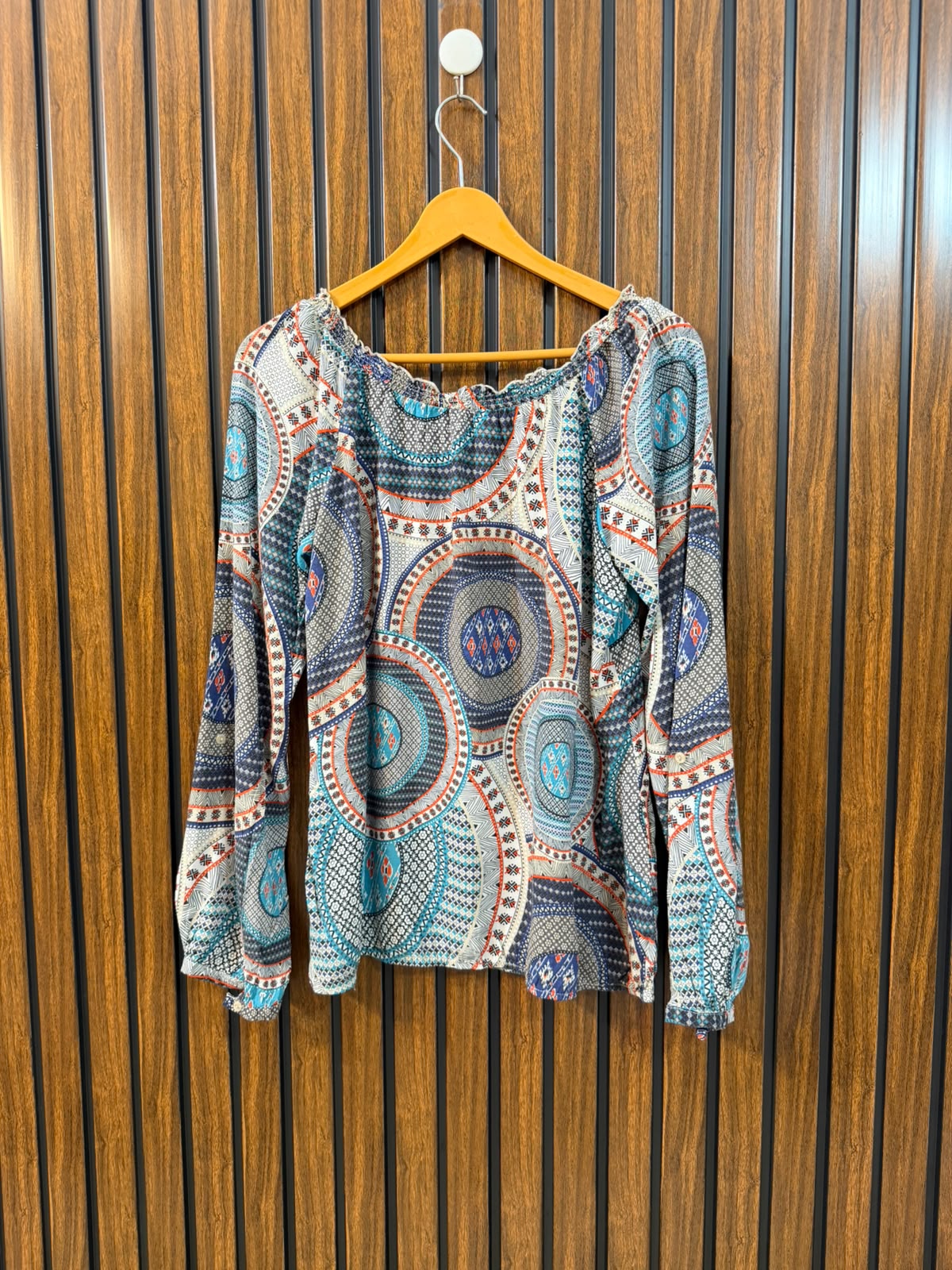 Chest 19  Lenght 20  Fabric Linen Women's Western Collection Full Sleeve Top