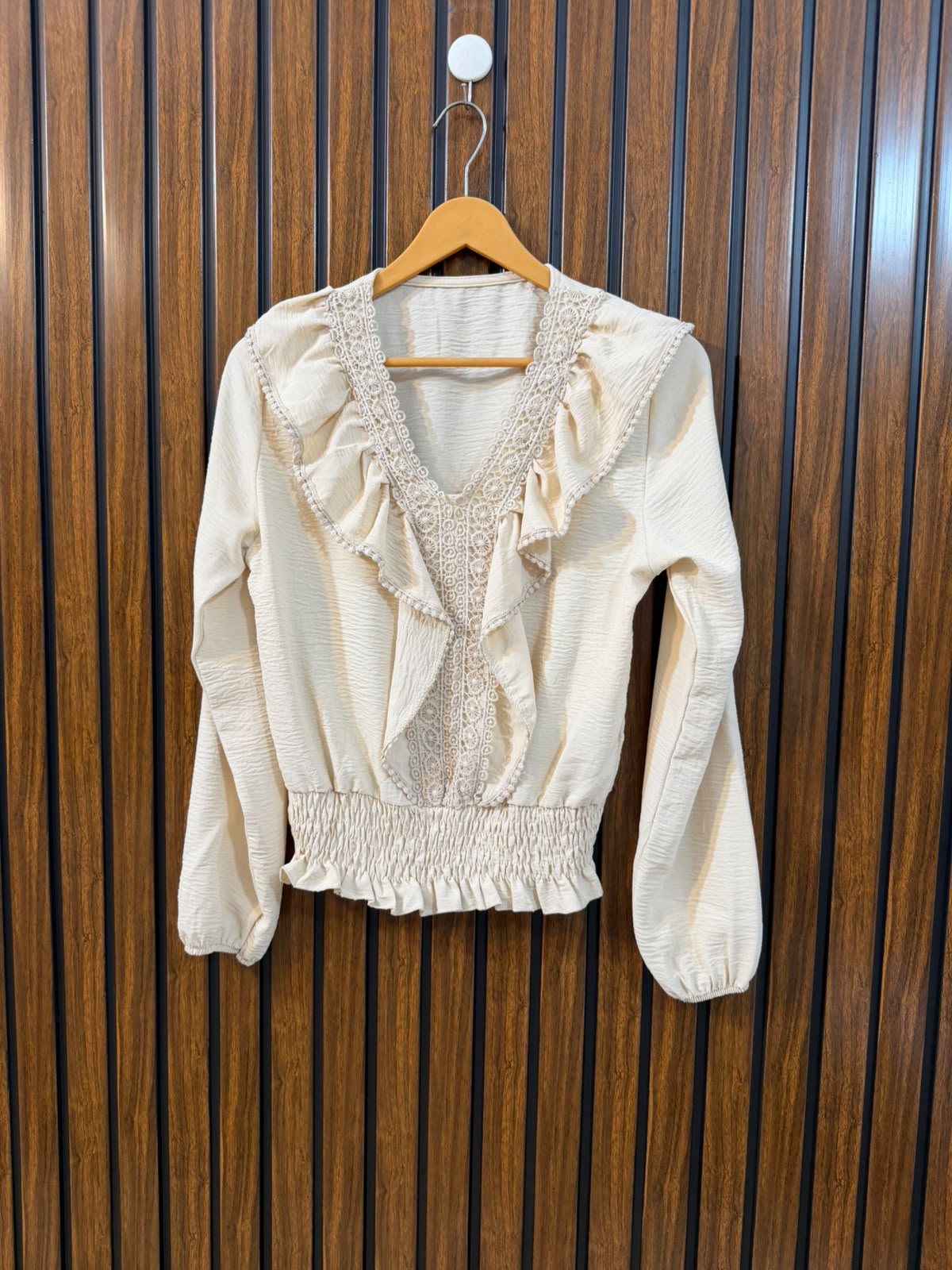 Chest 18  Lenght 20  Fabric Silk Western Women's New Arrival Full Sleeve Top