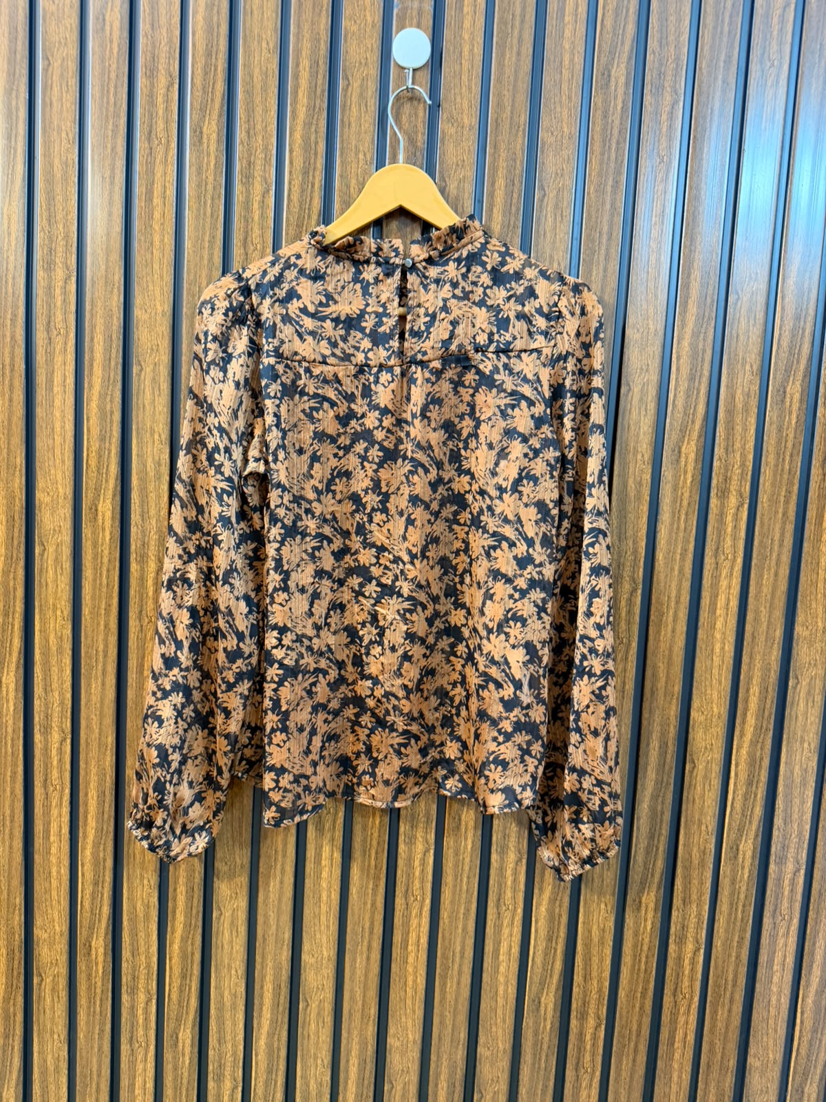 Chest 18  Length 22  Fabric Chiffon Women's Branded Everyday Full Sleeve Top
