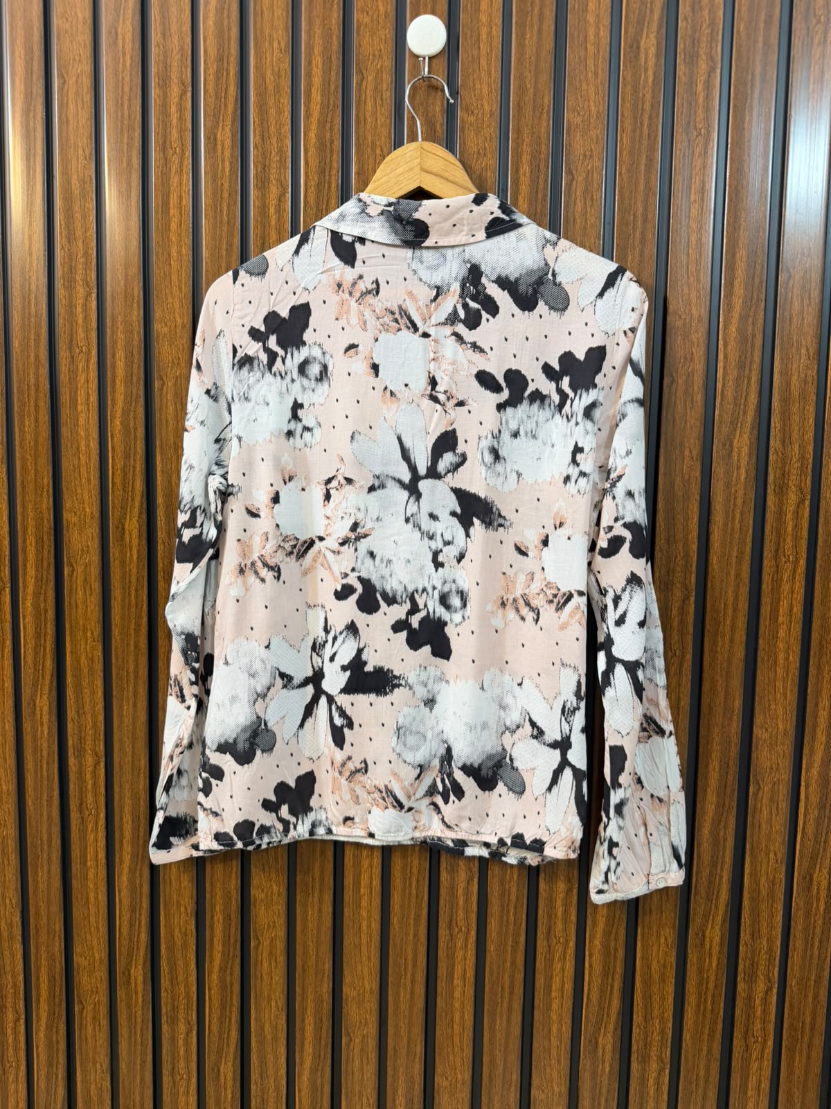 Chest 17  Lenght 24  Fabric Linen Western Women's Elegant Fashion Top