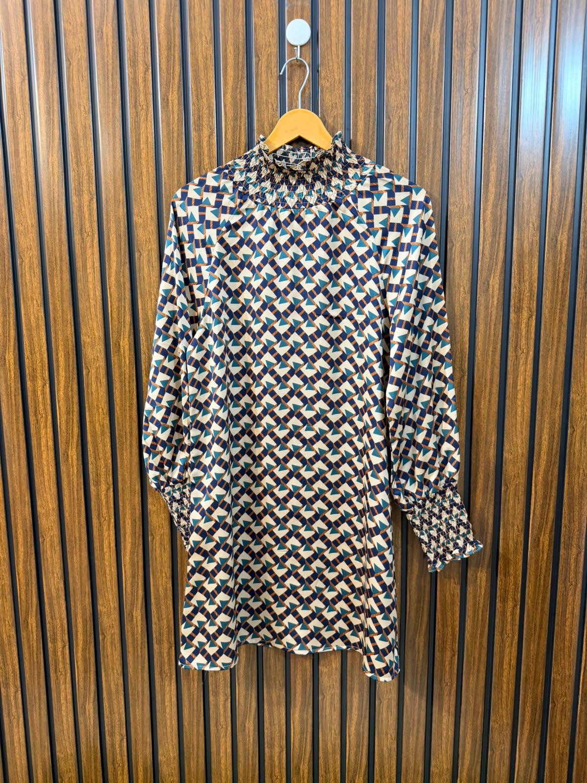Chest 17  Length 32  Fabric Silk Western Women's Latest Full Sleeve Top