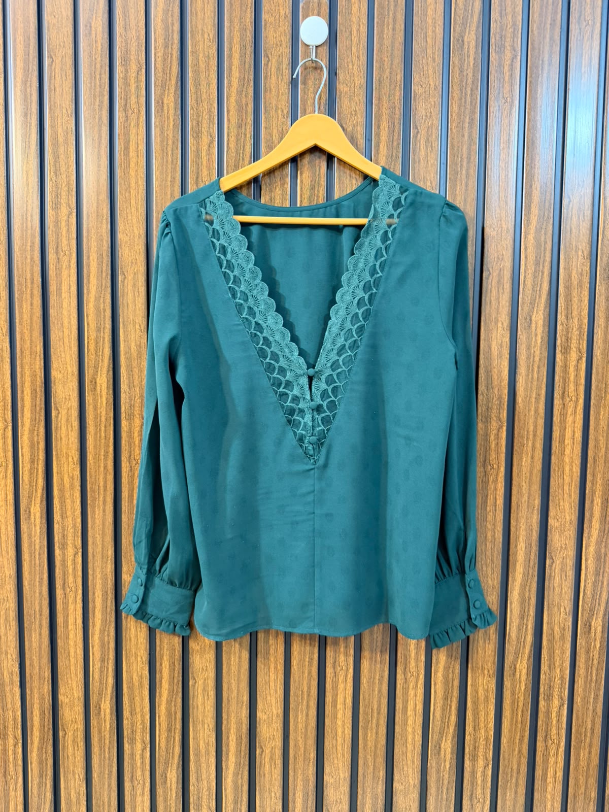 Chest 19  Lenght 23  Fabric Rayon Women's Western Lifestyle Full Sleeve Top