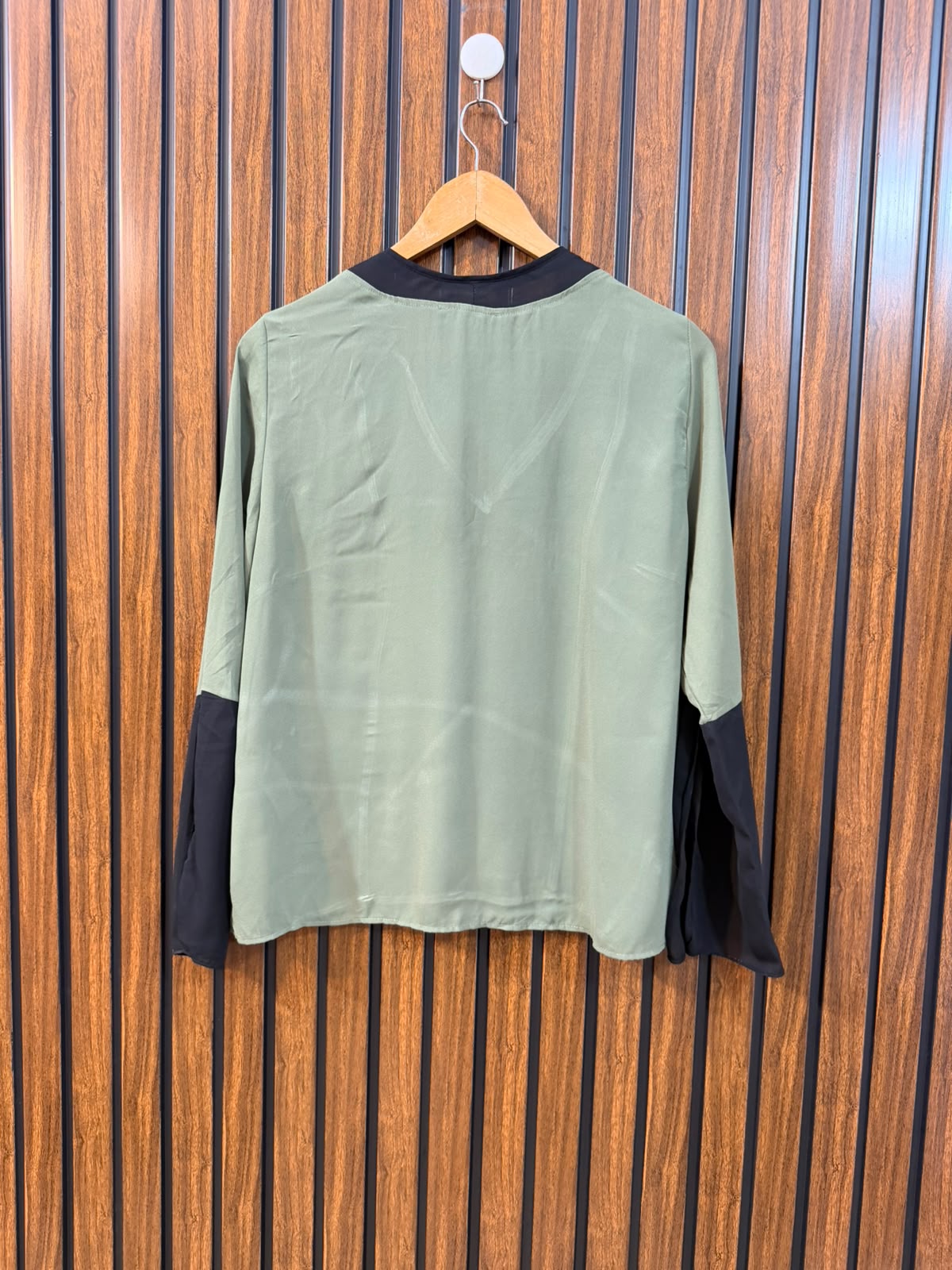 Chest 19  Length 22.5  Fabric Chiffon Western Women's Wardrobe Full Sleeve Top