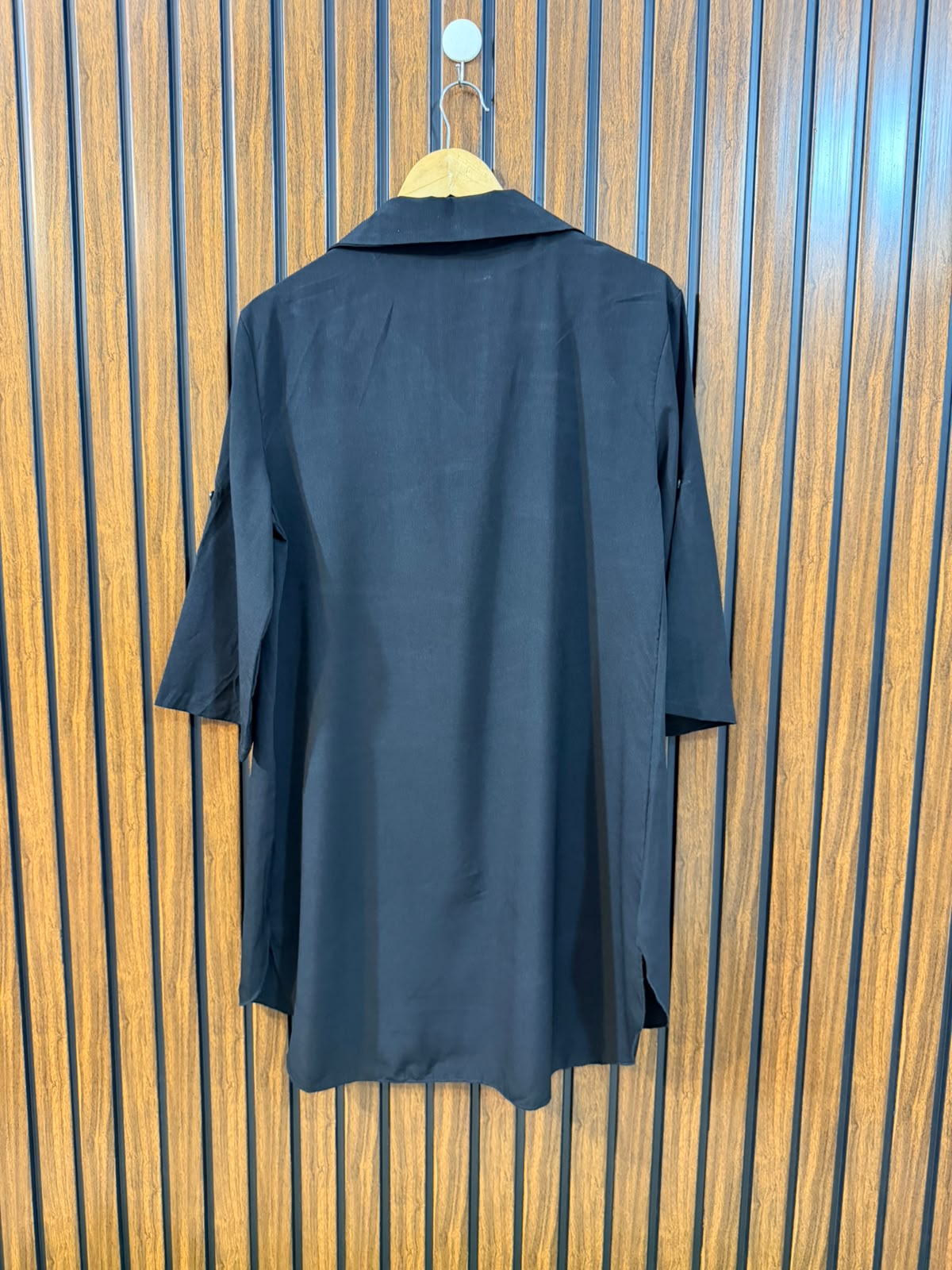 Chest 19  Length 33 To 35  Fabric Silk Western Women's Everyday Essential Top