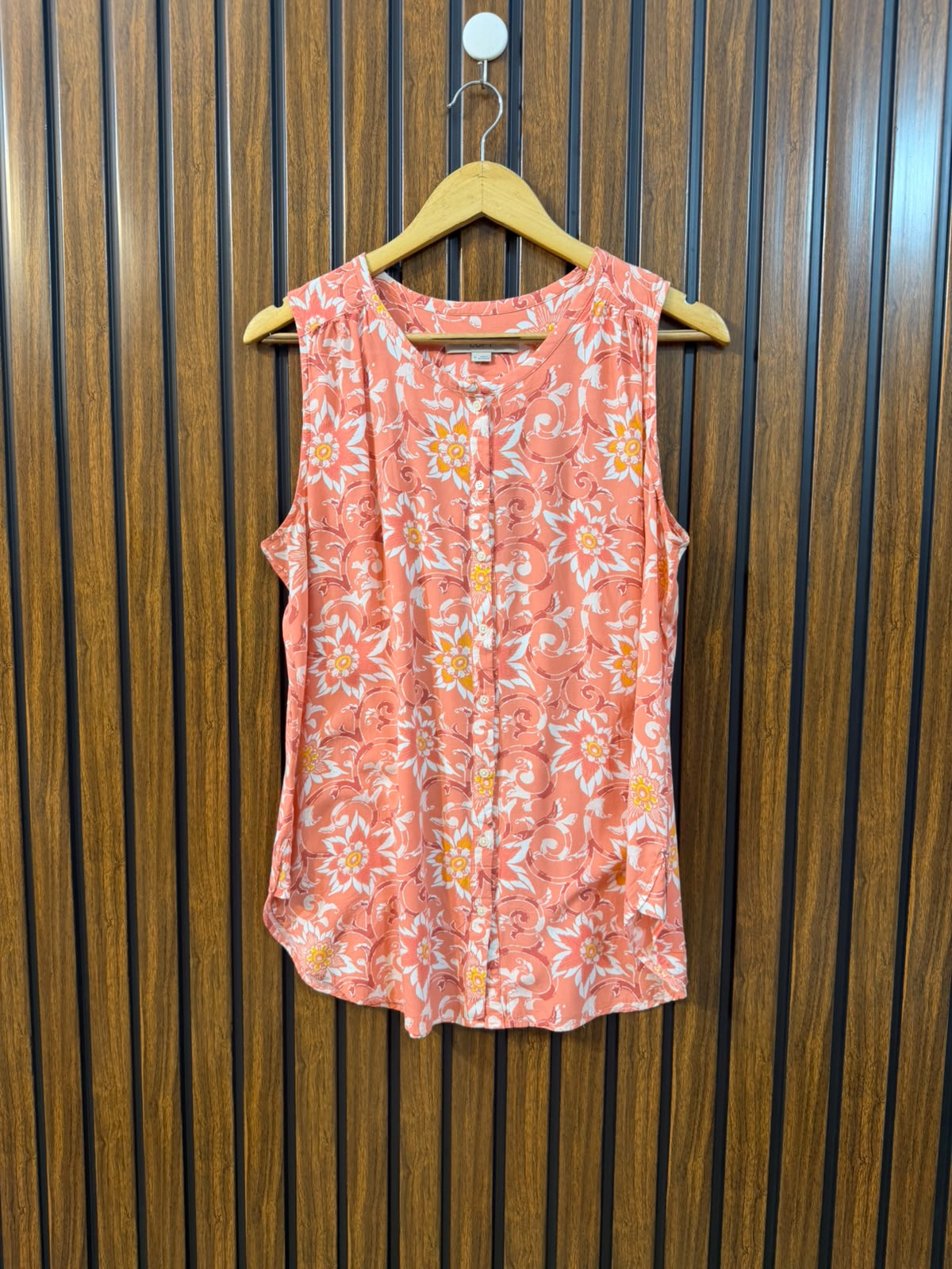Chest 20  Lenght 26  Fabric  linen Western Branded Women's Sleeveless Top