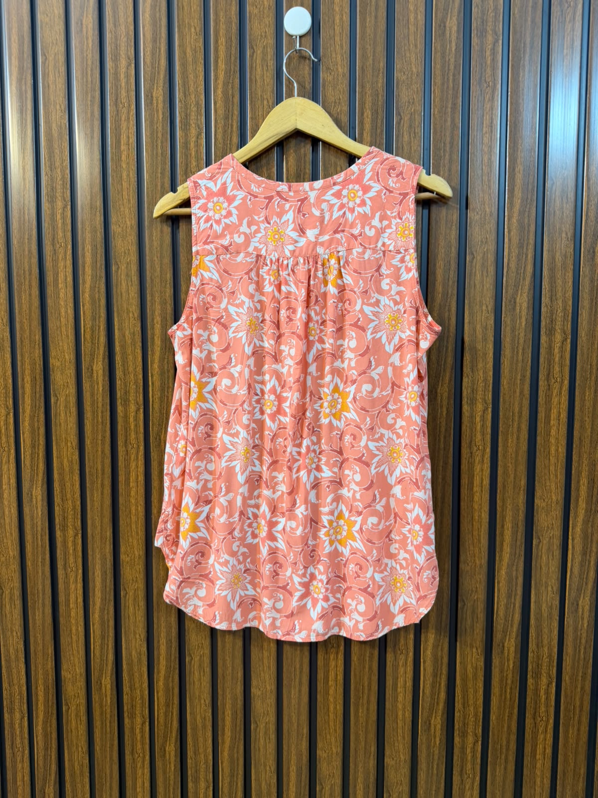 Chest 20  Lenght 26  Fabric  linen Western Branded Women's Sleeveless Top
