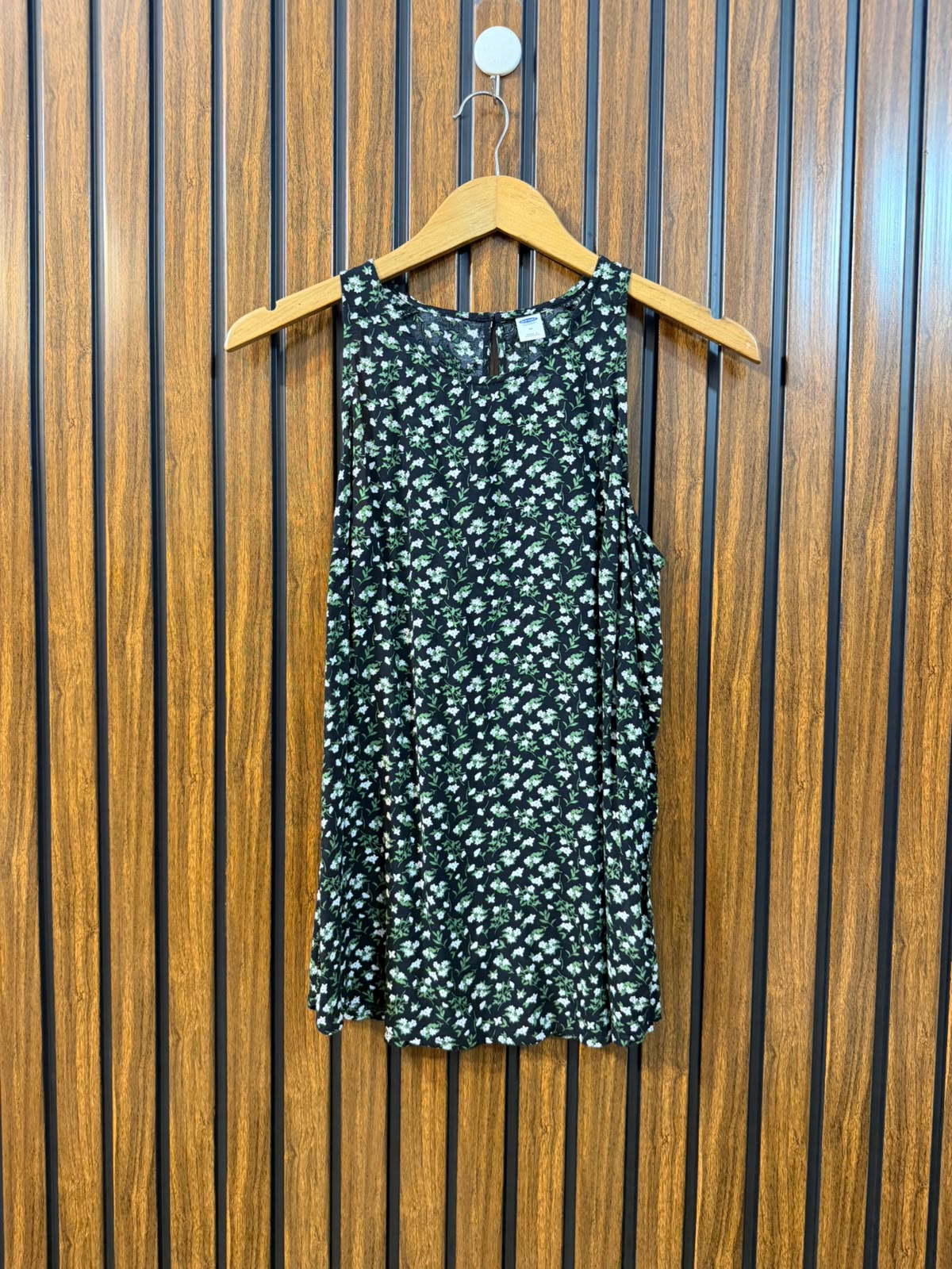 Chest 18  Lenght 24  Fabric linen Premium Women's Sleeveless Top