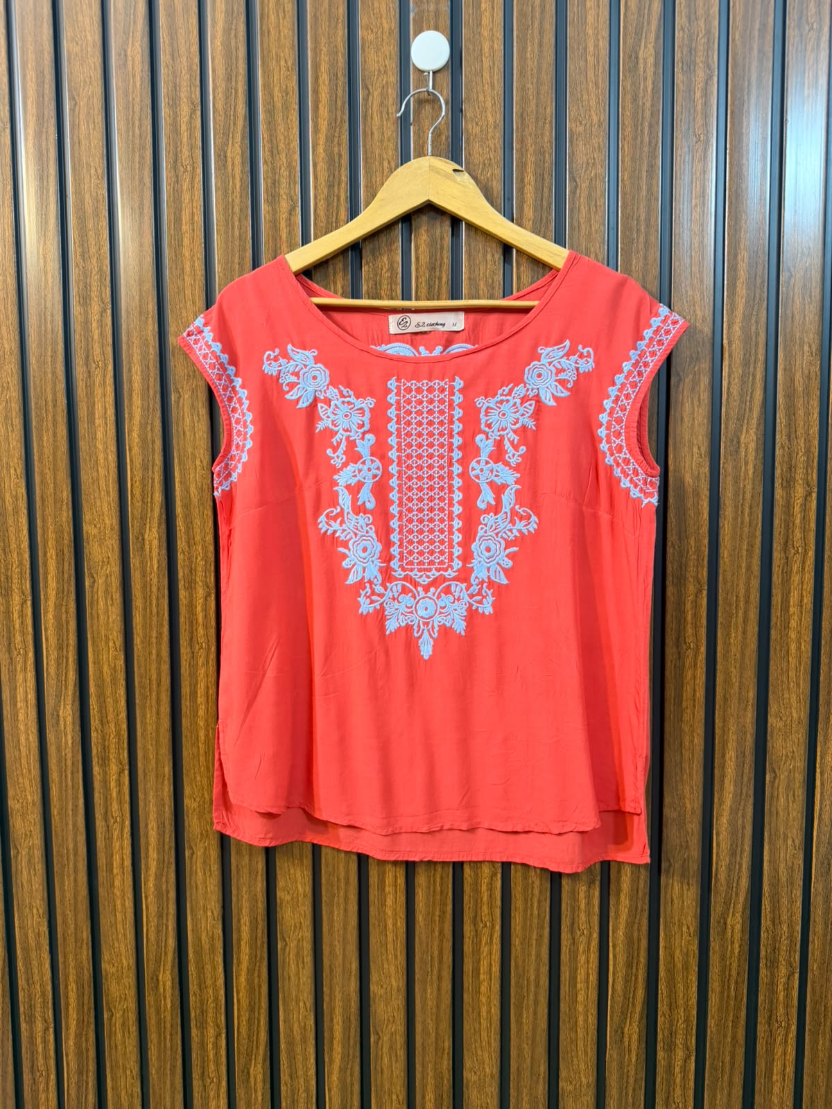 Chest 20  Lenght 23  Fabric linen Elegant Women's Sleeveless Top
