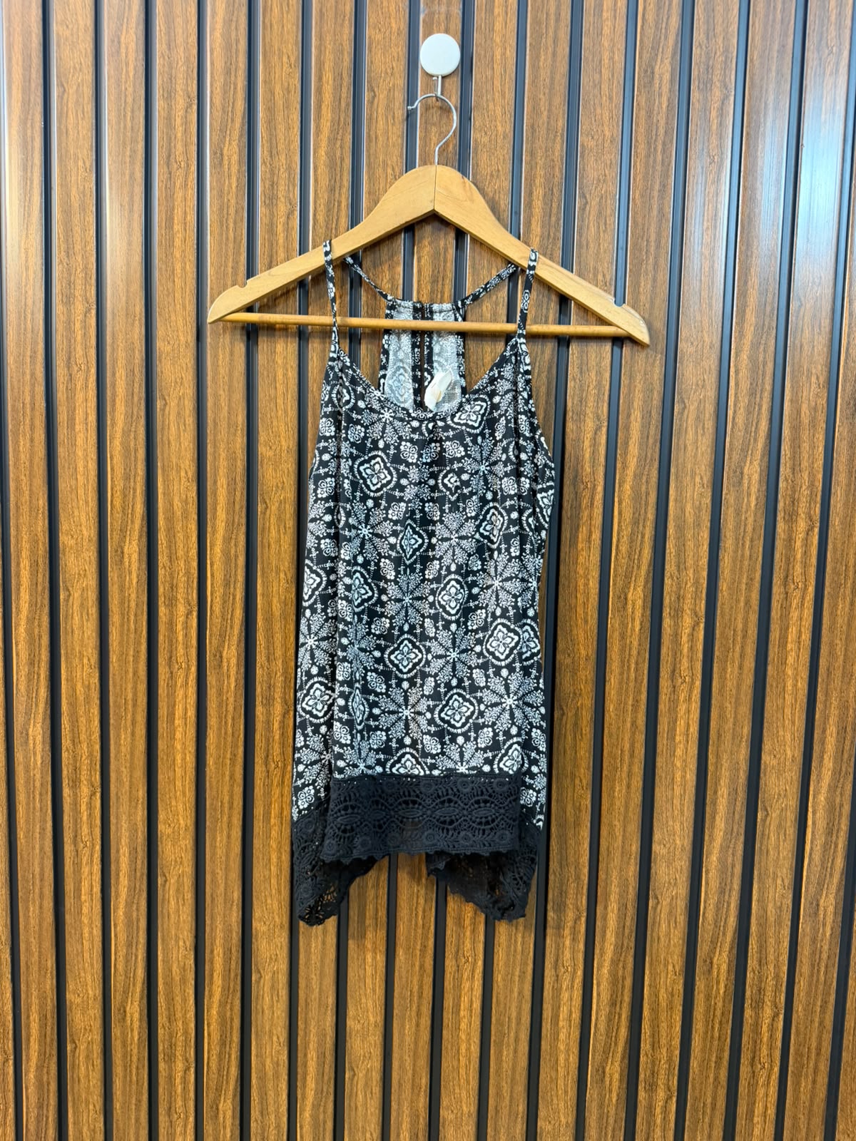 Chest 17  Lenght 24  Fabric linen Stylish Women's Sleeveless Top