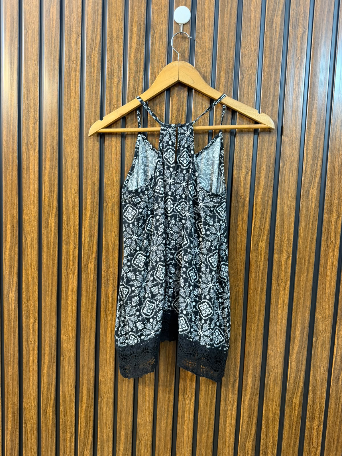 Chest 17  Lenght 24  Fabric linen Stylish Women's Sleeveless Top