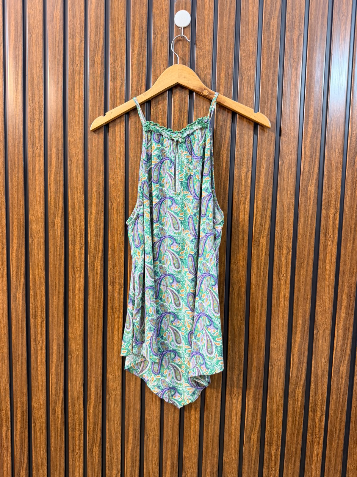 Chest 21  Lenght 29  Fabric linen Branded Women's Sleeveless Wear