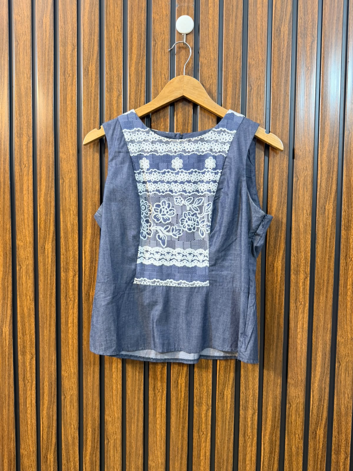 Chest 18  Lenght 20  Fabric cotton silk Women's Wardrobe Sleeveless Top