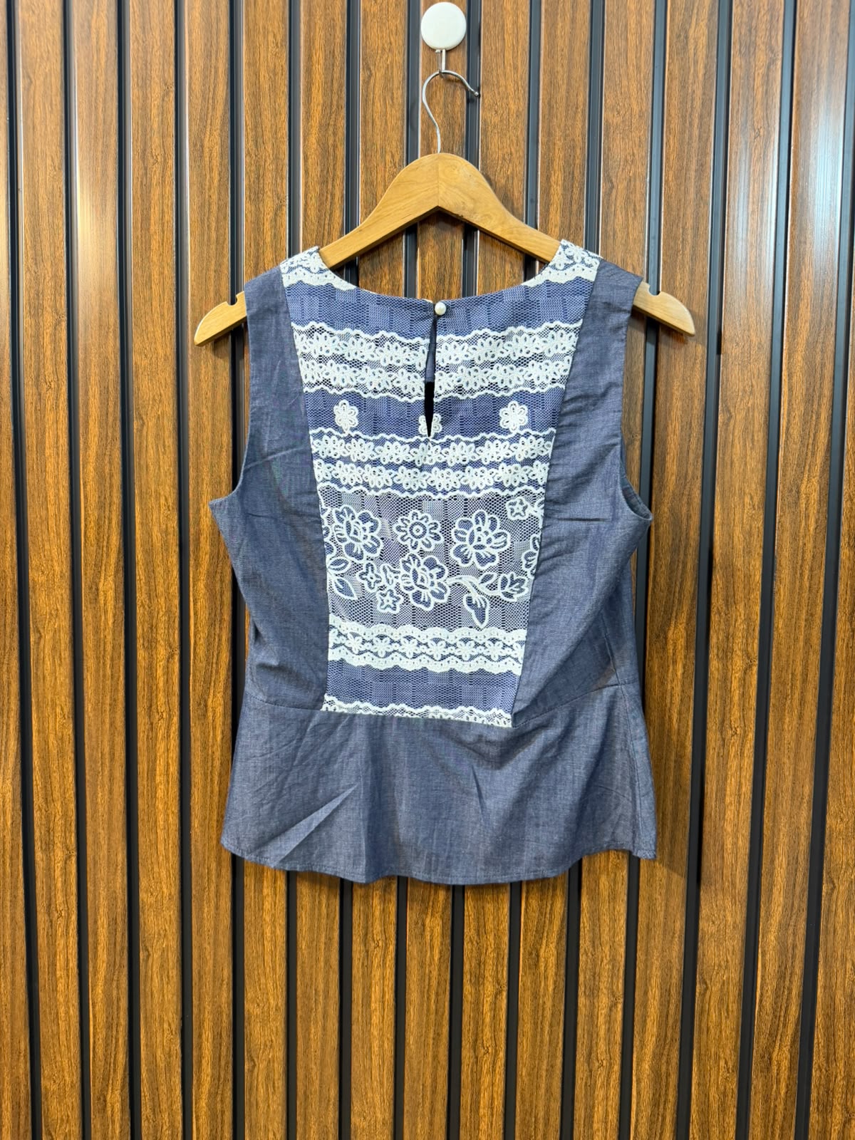 Chest 18  Lenght 20  Fabric cotton silk Women's Wardrobe Sleeveless Top