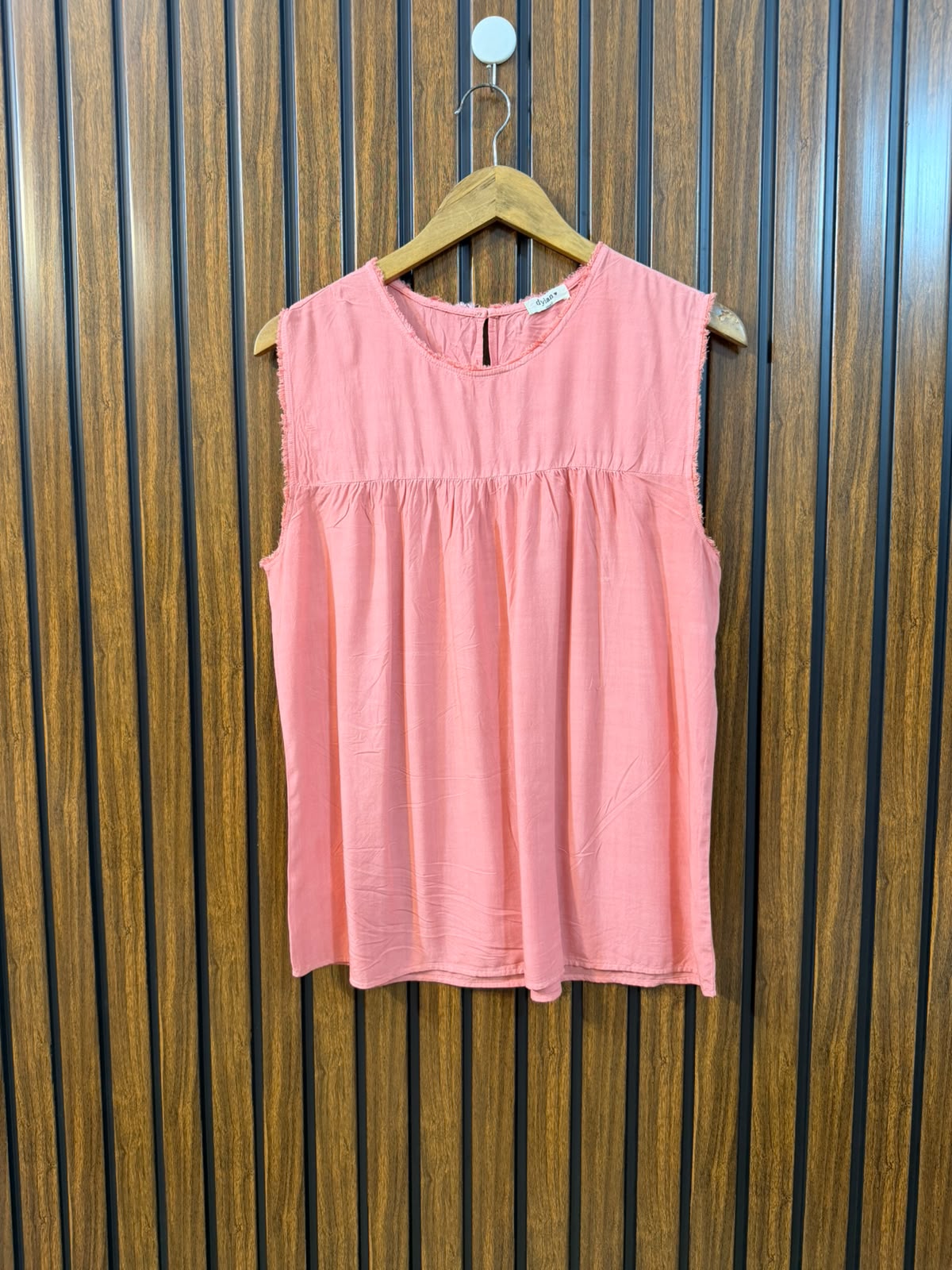 Chest 20  Lenght 25  Fabric linen Women's Comfort Sleeveless Top