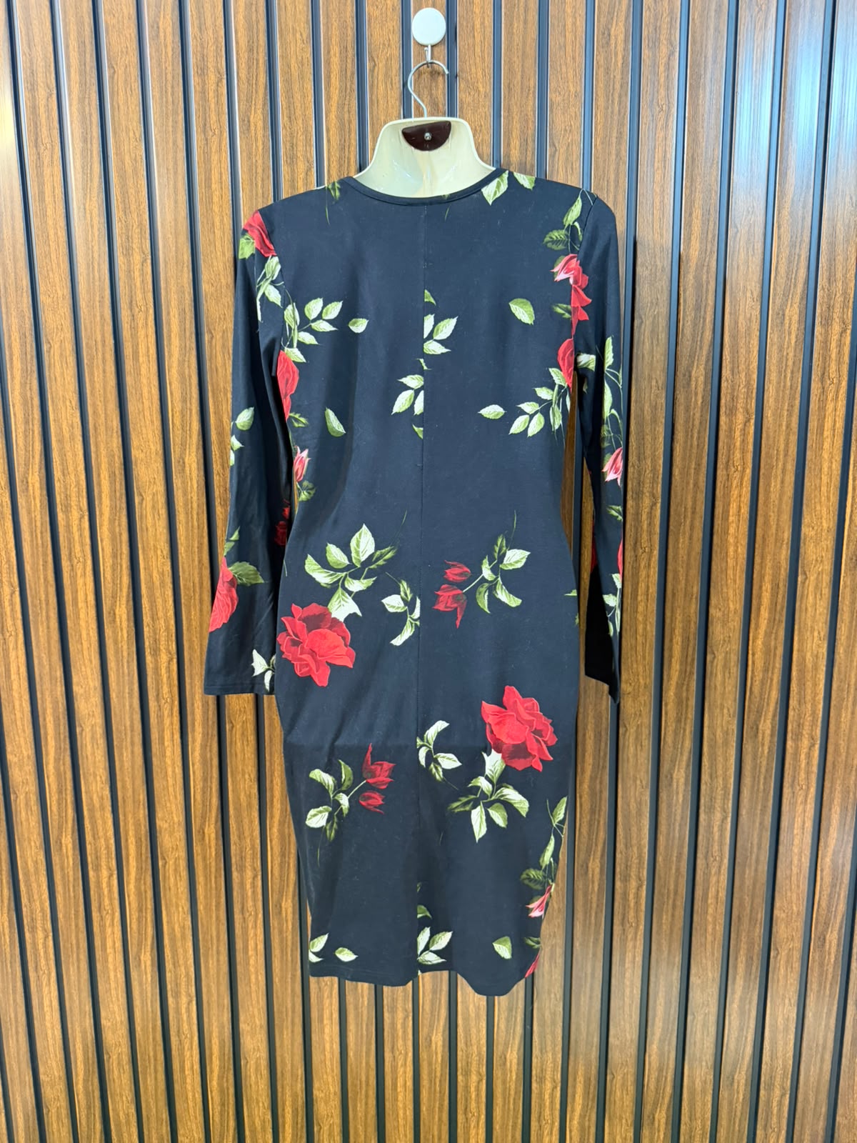 Chest 19  Length 35  Fabric Silk Jersey Western Branded Party Dress for Women