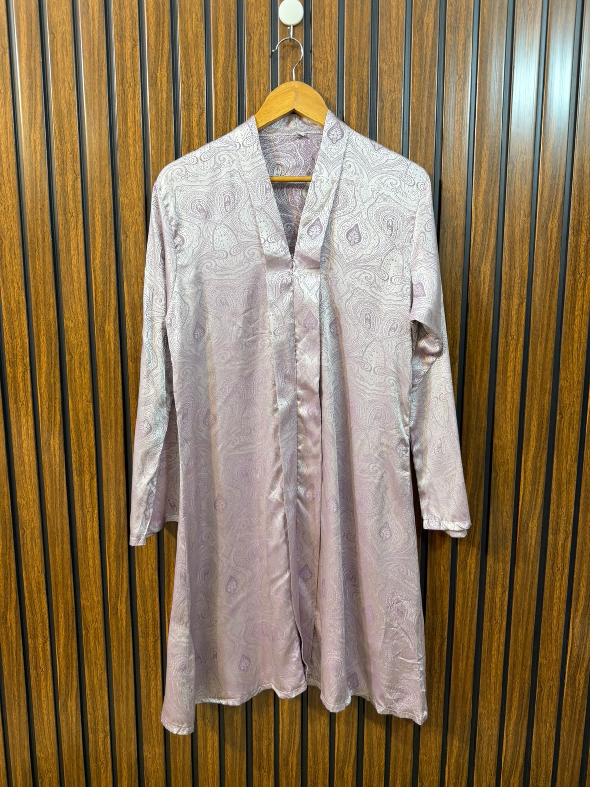 Chest 18  Lenght 38  Fabric Silk Trendy Western Women's Long Top