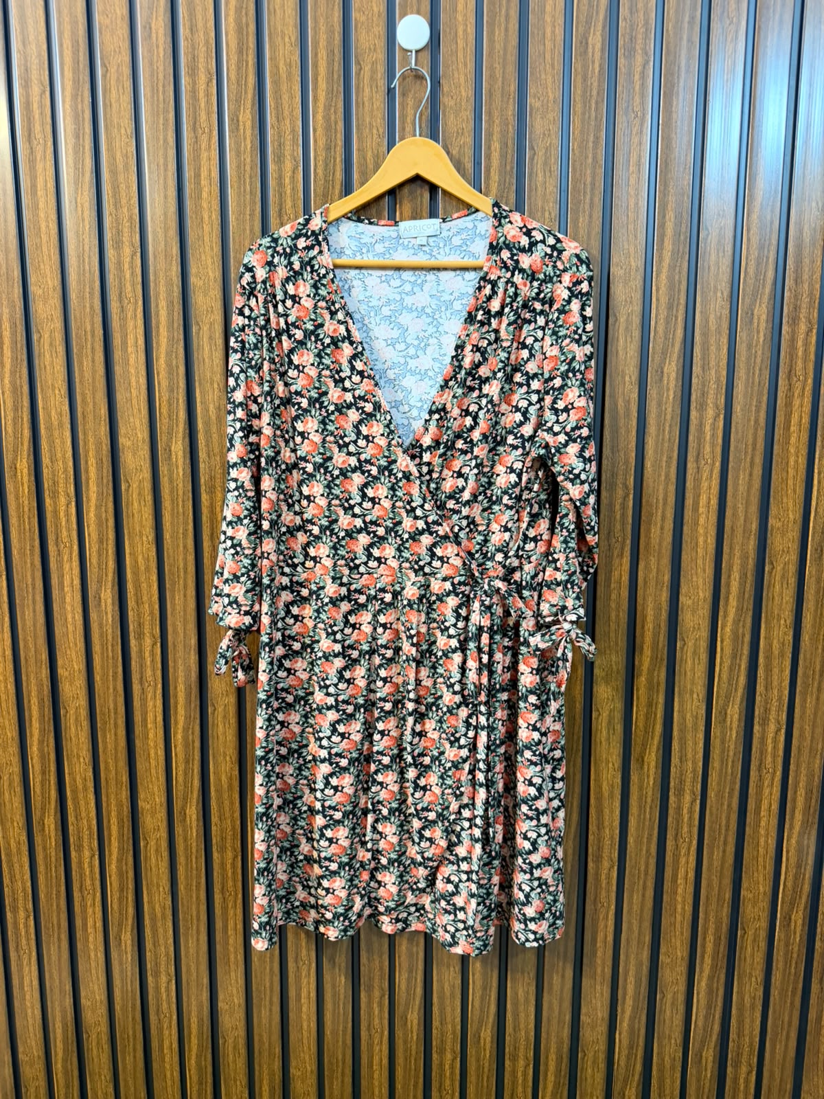 Chest 22  Lenght 36  Fabric jersey Women's Elegant Long Top