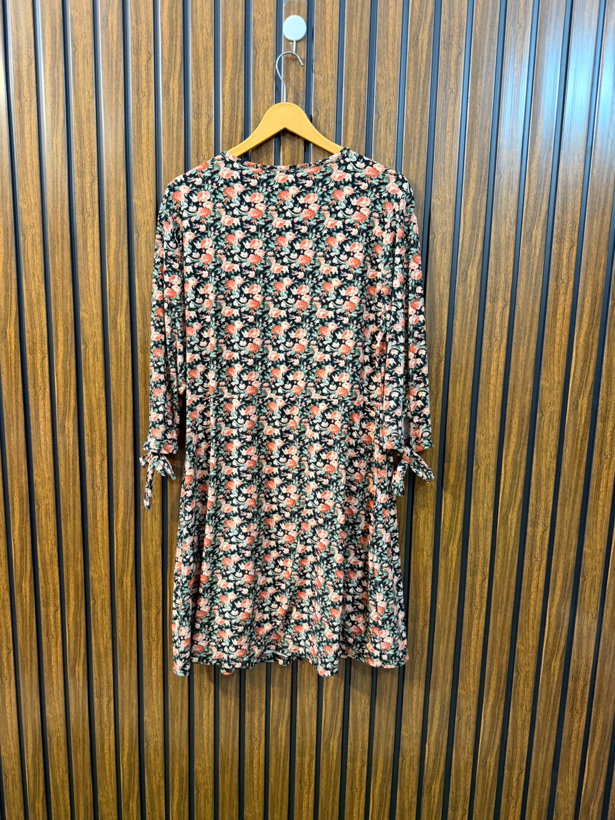 Chest 22  Lenght 36  Fabric jersey Women's Elegant Long Top