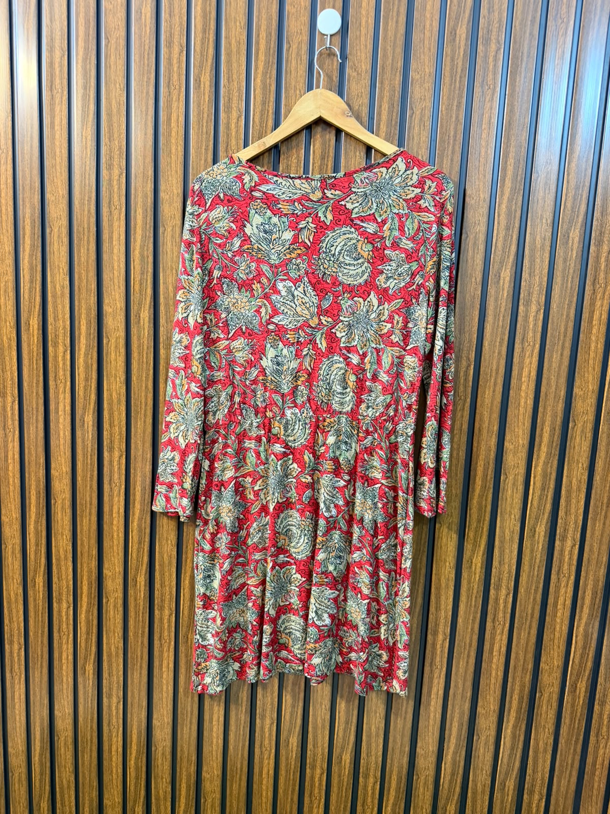 Chest 20  Lenght 37  Fabric silk jersey Women's Everyday Long Top