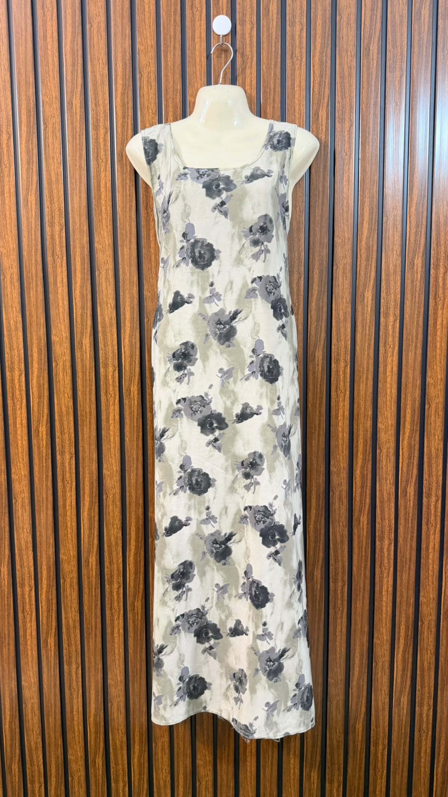 Chest 21  Lenght 51  Fabric silk Women's Fashion Maxi Dress