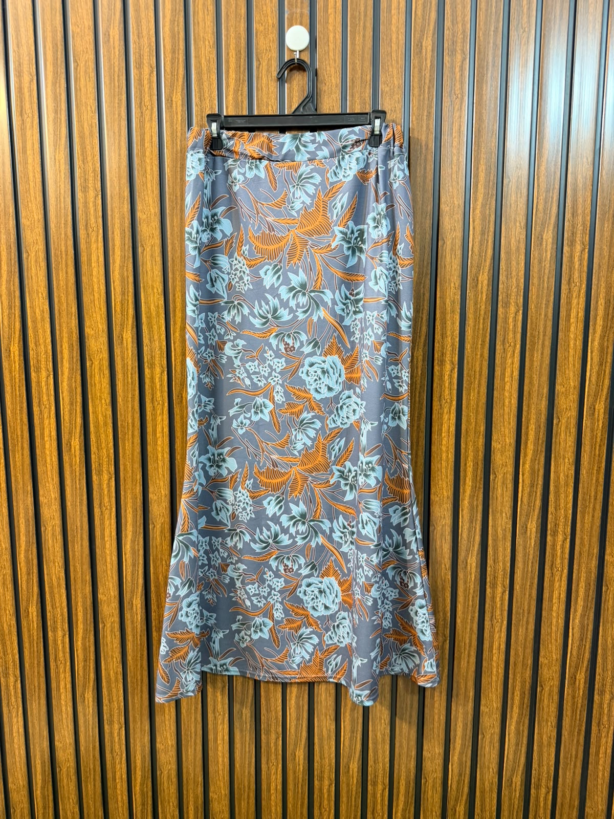 Waist  34  Lenght 38  Fabric silk Ladies Branded Skirt