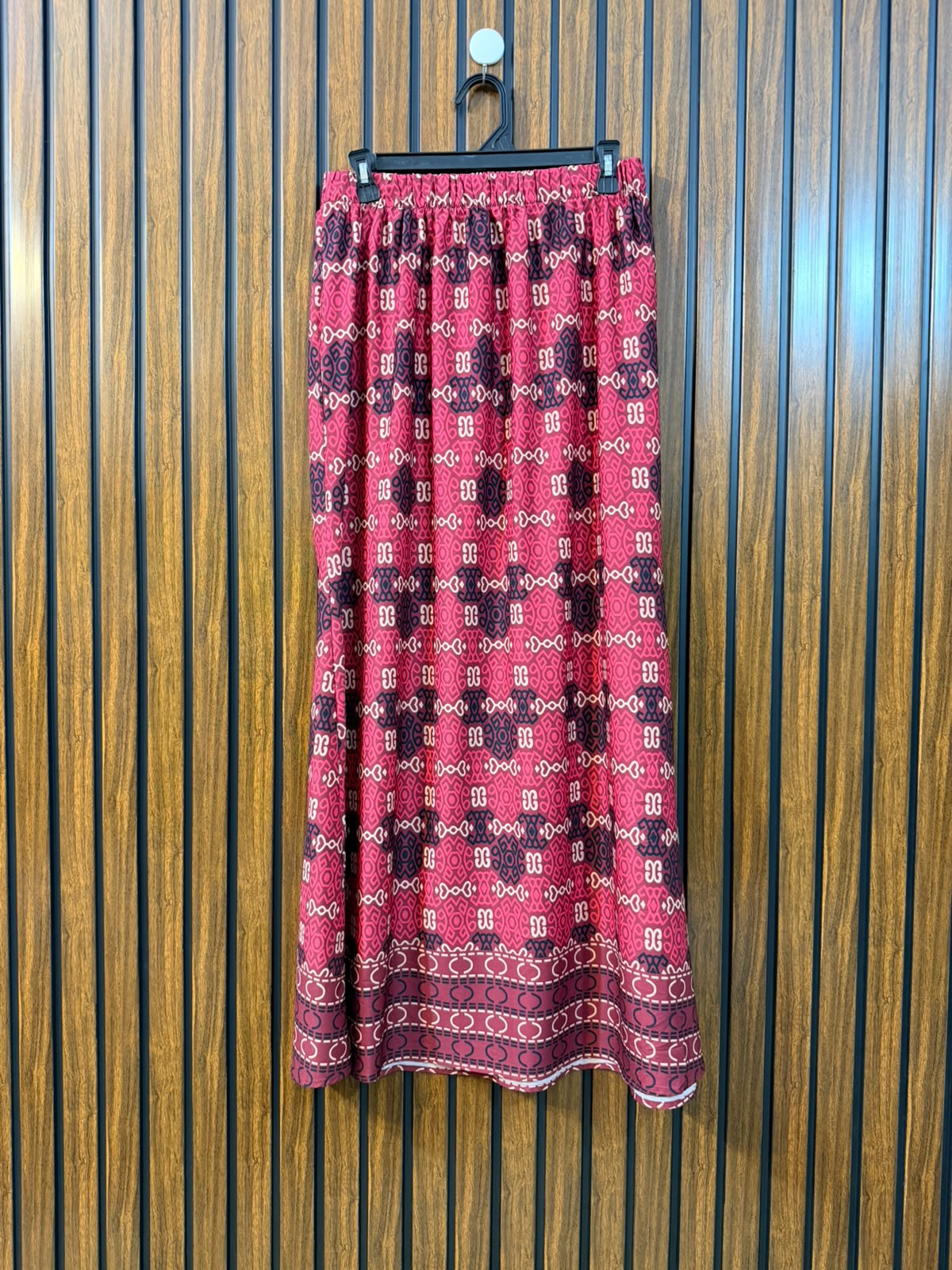 Waist 30  Lenght 40  Fabric silk Women's Fashion Skirt