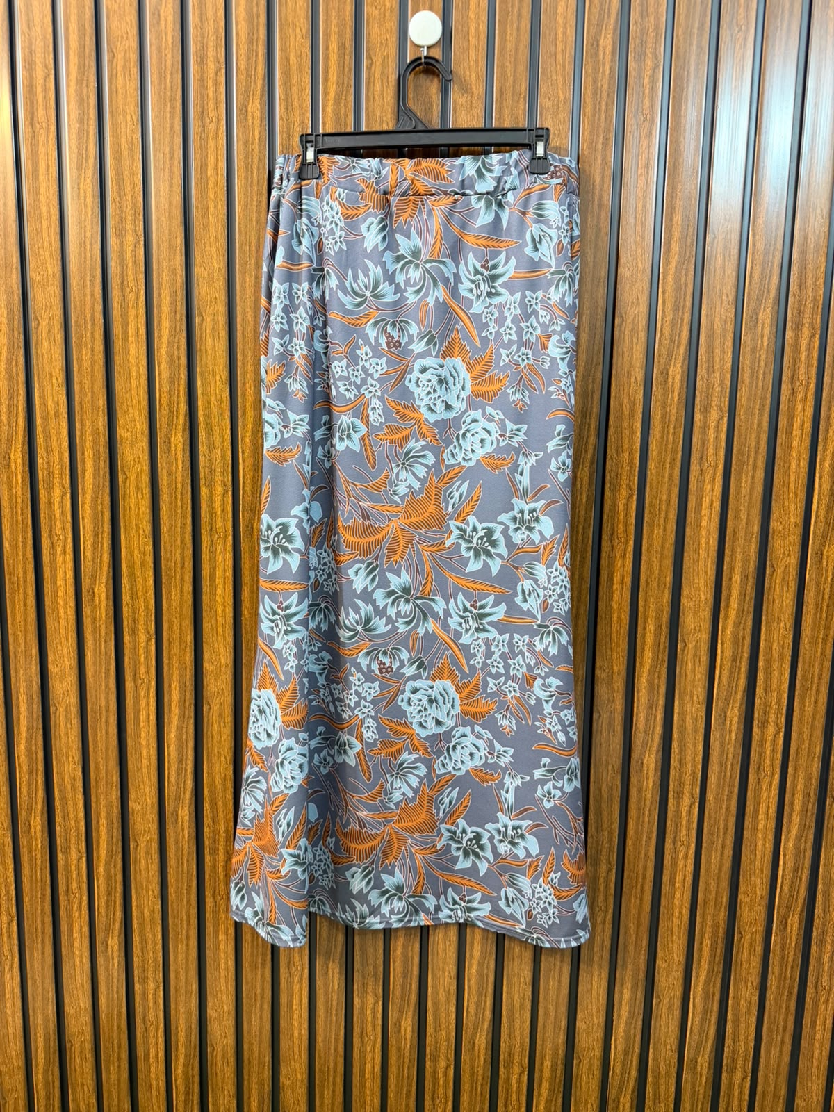 Waist  34  Lenght 38  Fabric silk Ladies Branded Skirt