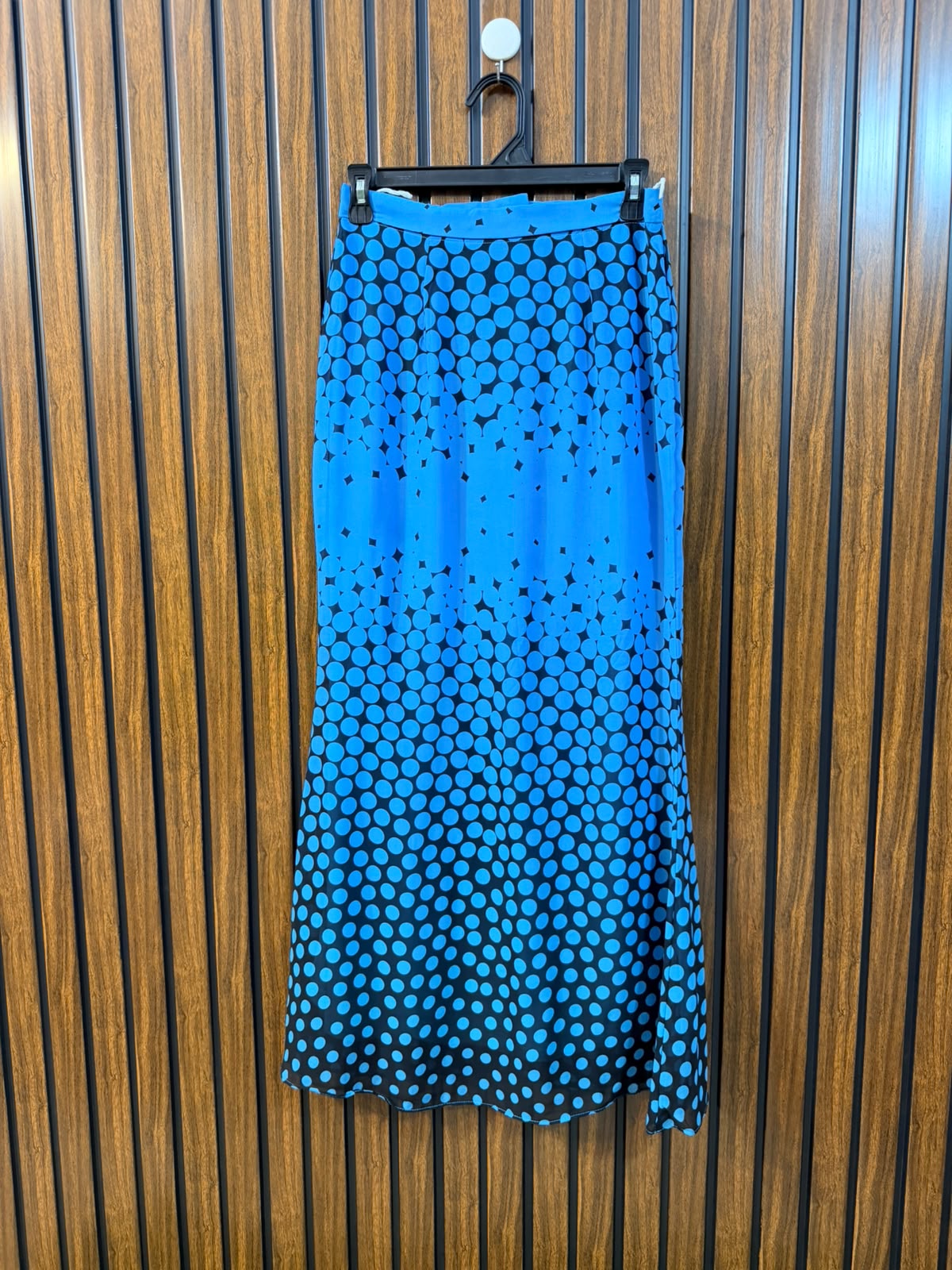 Waist 27  Lenght 38  Fabric chiffon Fashionable Women's Skirt