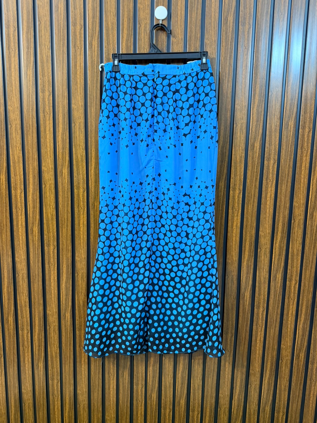 Waist 27  Lenght 38  Fabric chiffon Fashionable Women's Skirt