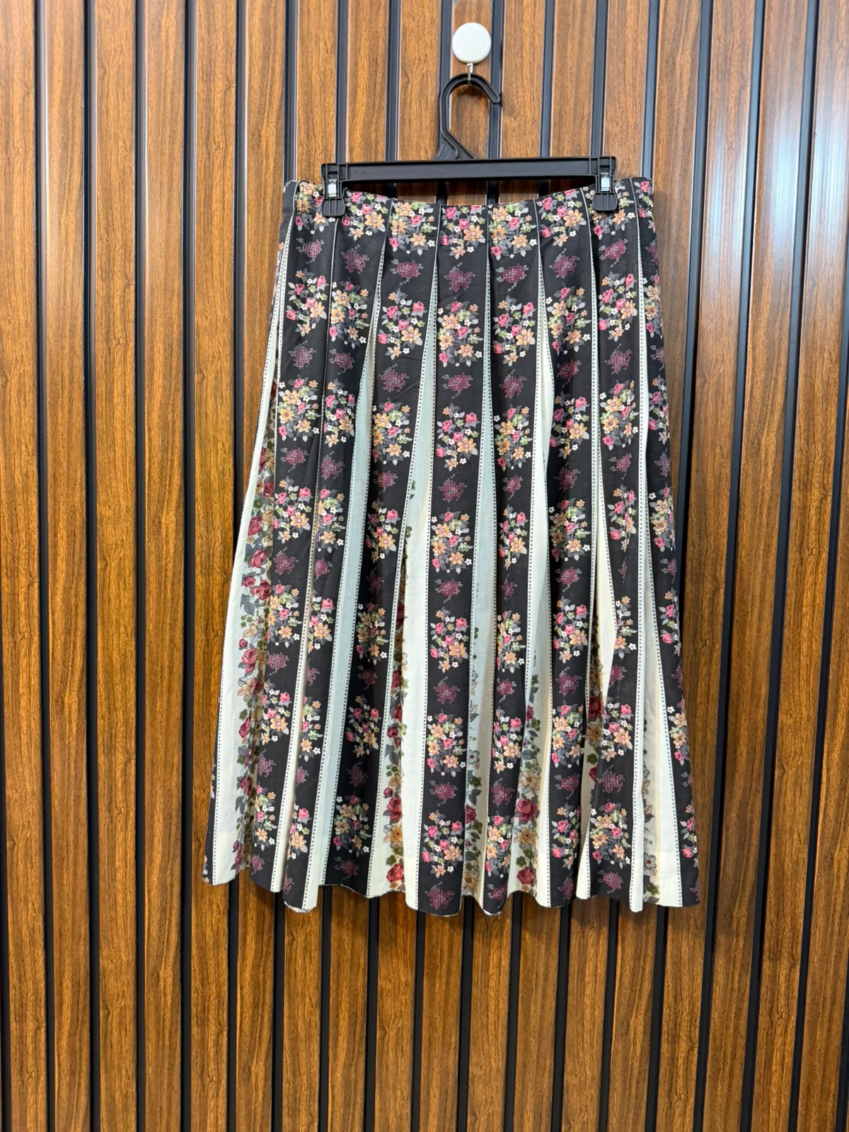Waist 30  Lenght 27  Fabric cotton Women's Exclusive Skirt