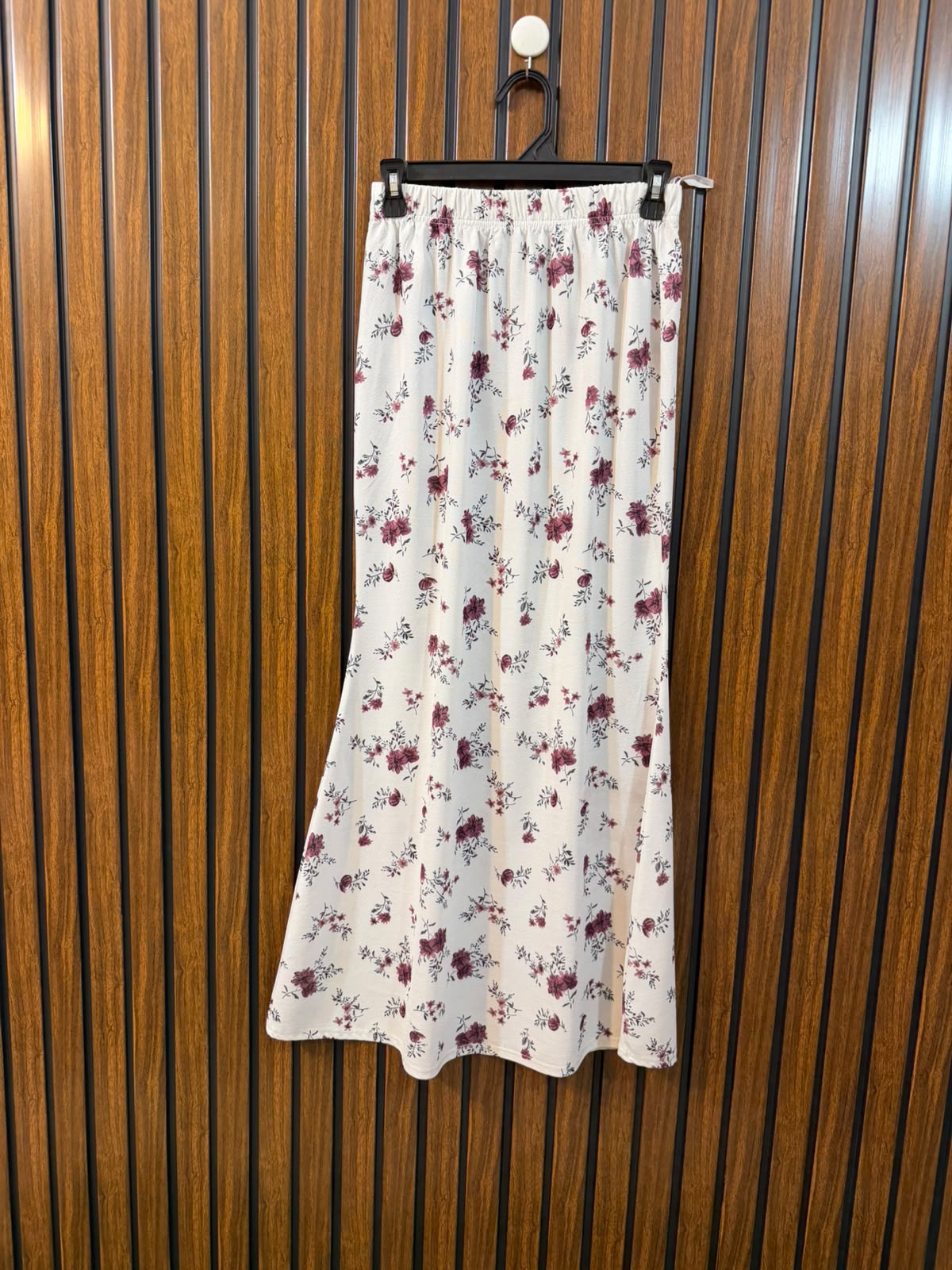 Waist 28  Lenght 38  Fabric silk jersey Women's Premium Skirt Collection