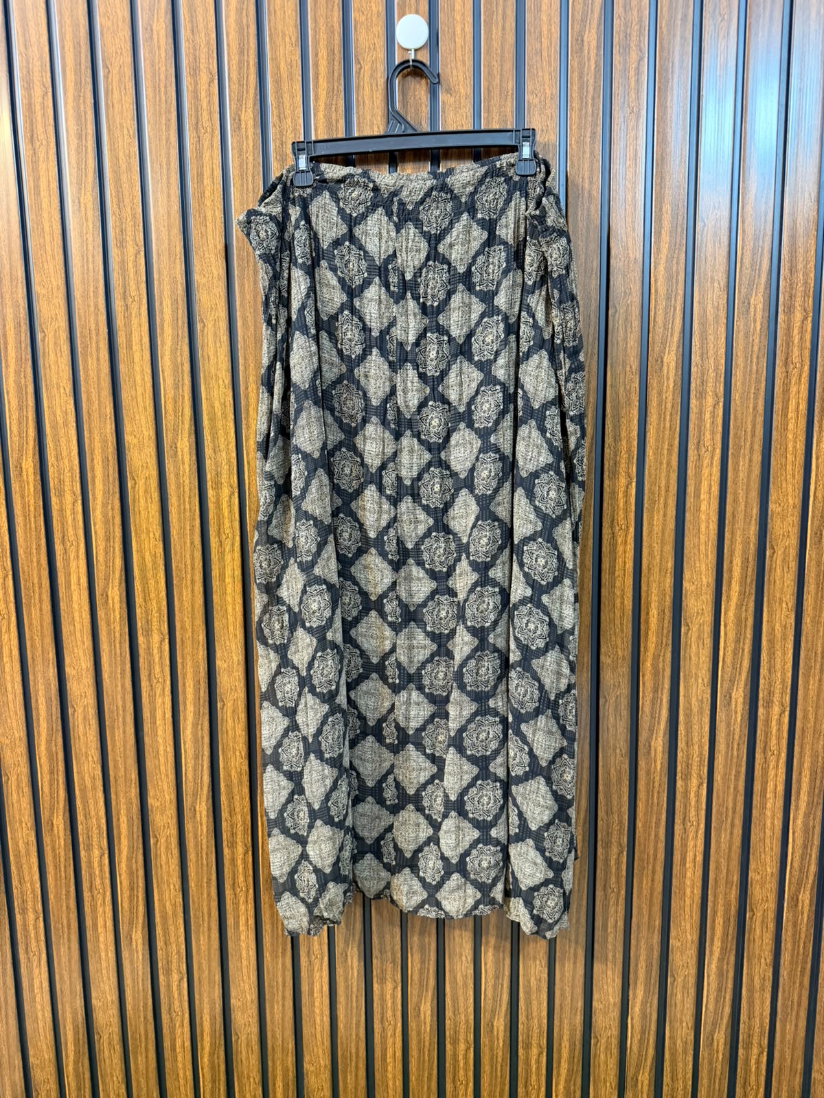 Waist 48  Lenght 37  Fabric chiffon Elegant Skirt for Women