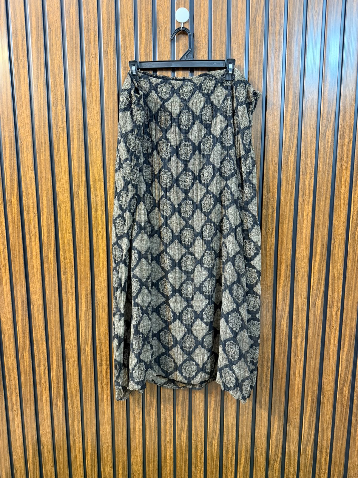 Waist 48  Lenght 37  Fabric chiffon Elegant Skirt for Women