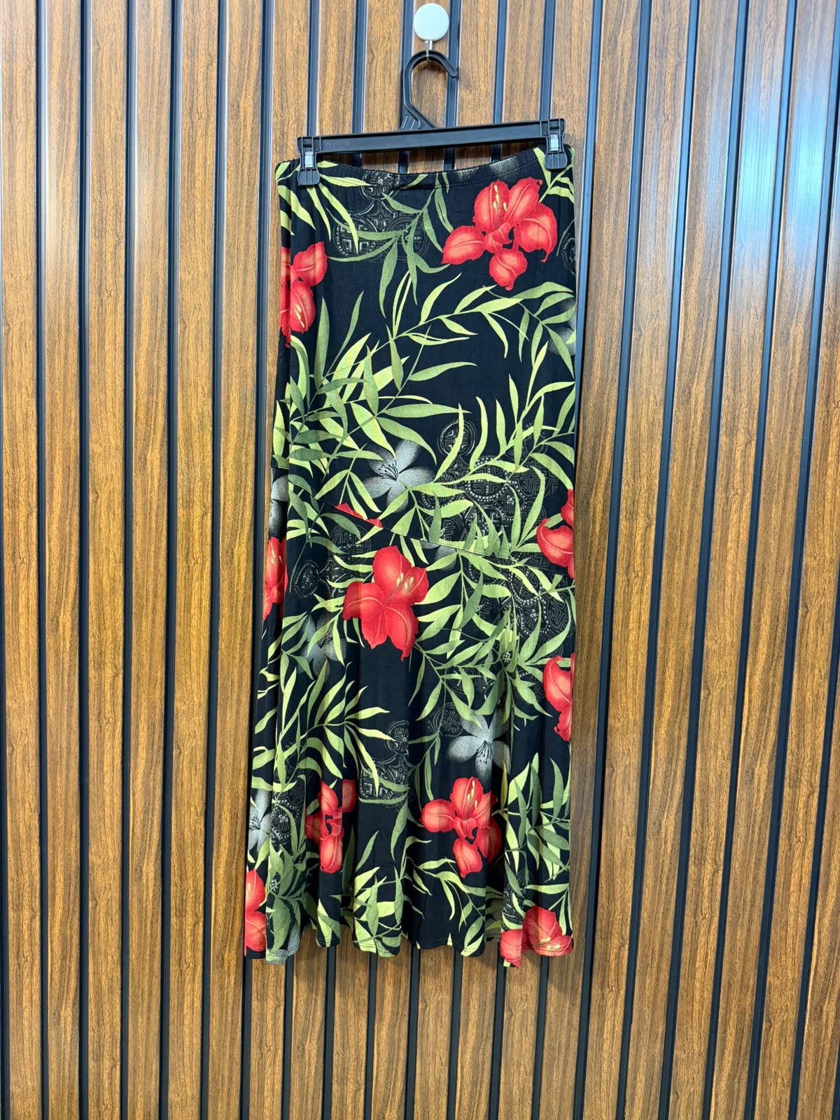 Waist 34  Lenght 33 to 35  Fabric silk jersey Women's Luxury Skirt
