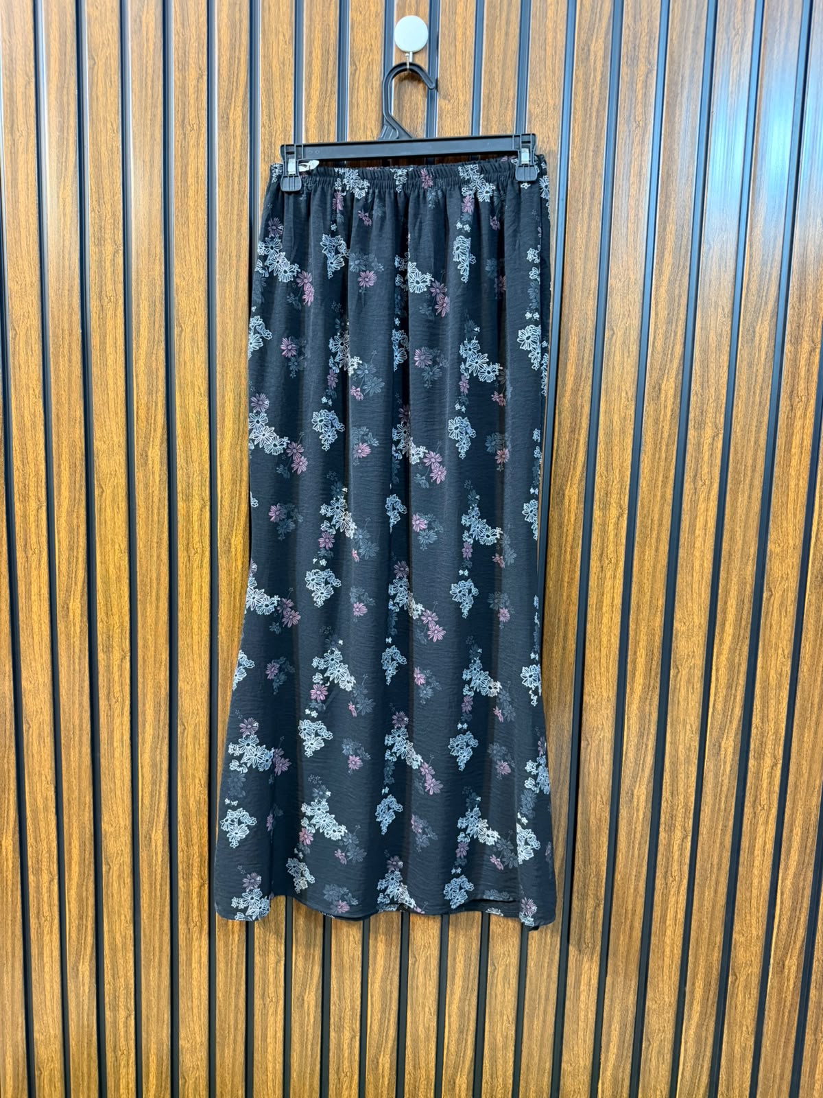 Waist 28  Lenght 36  Fabric silk Women's Trend Collection Skirt